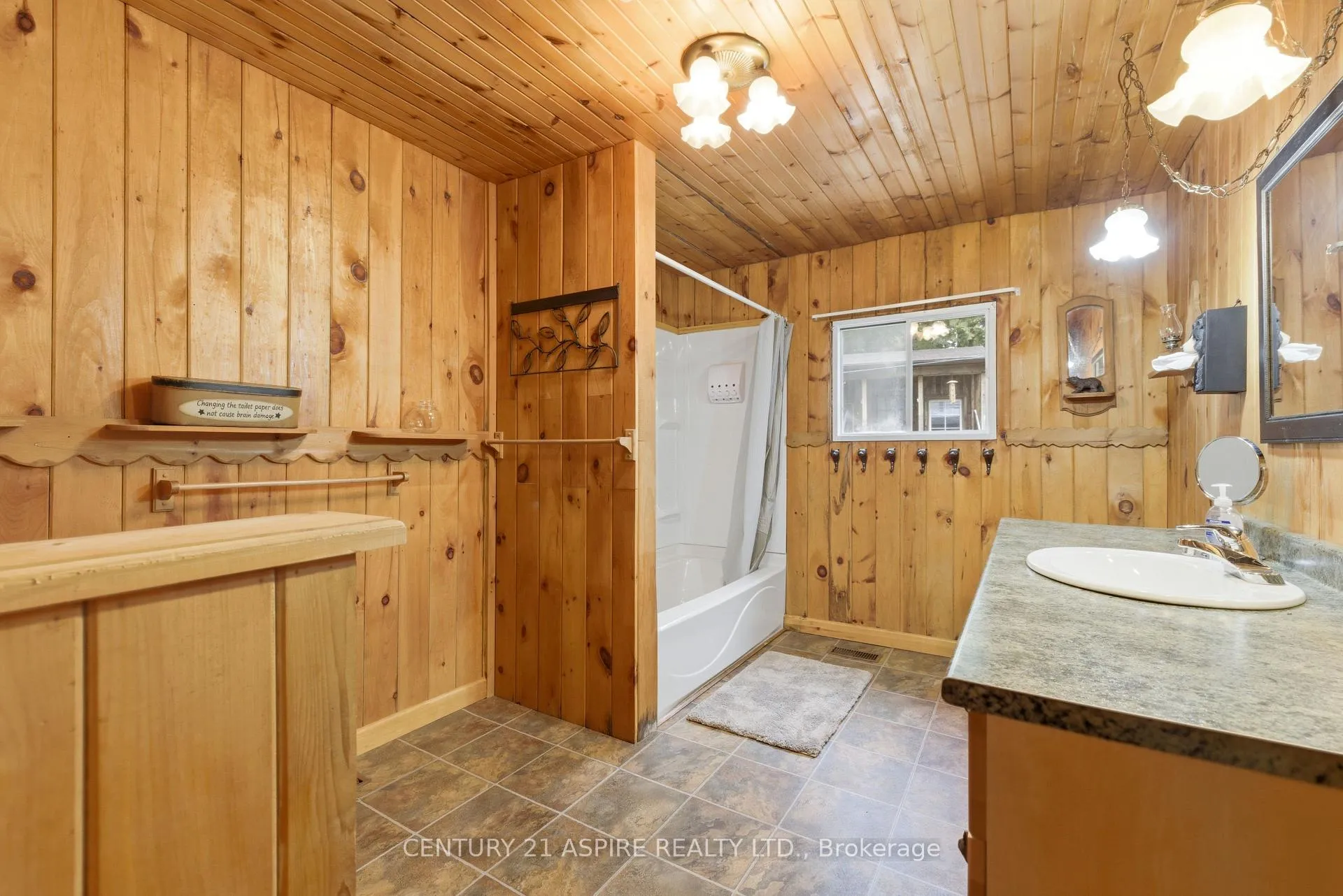 Photo 19 of 1023 Perry Point Lane, Frontenac, Frontenac North — HOMEH