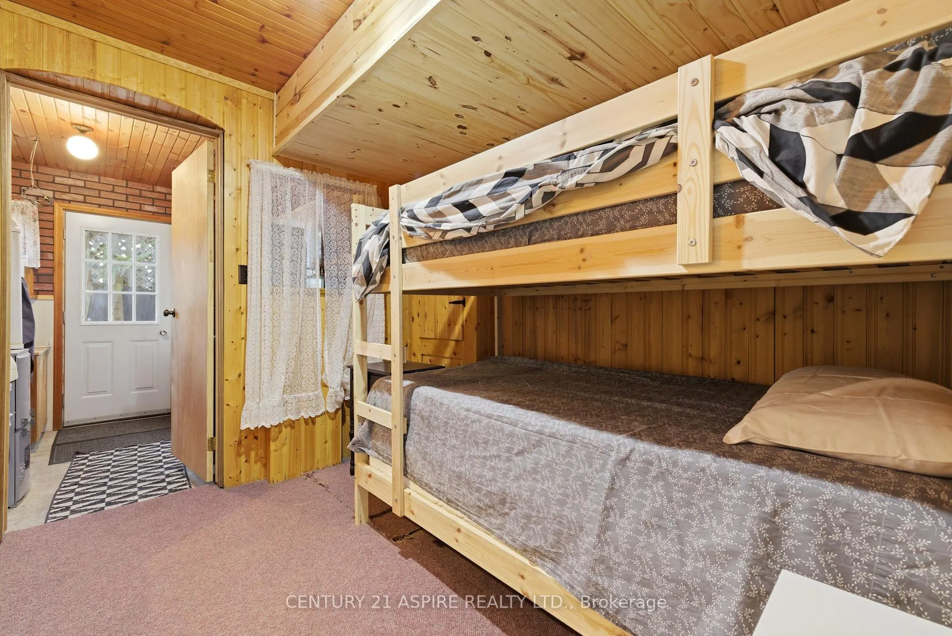 Photo 21 of 1023 Perry Point Lane, Frontenac, Frontenac North — HOMEH