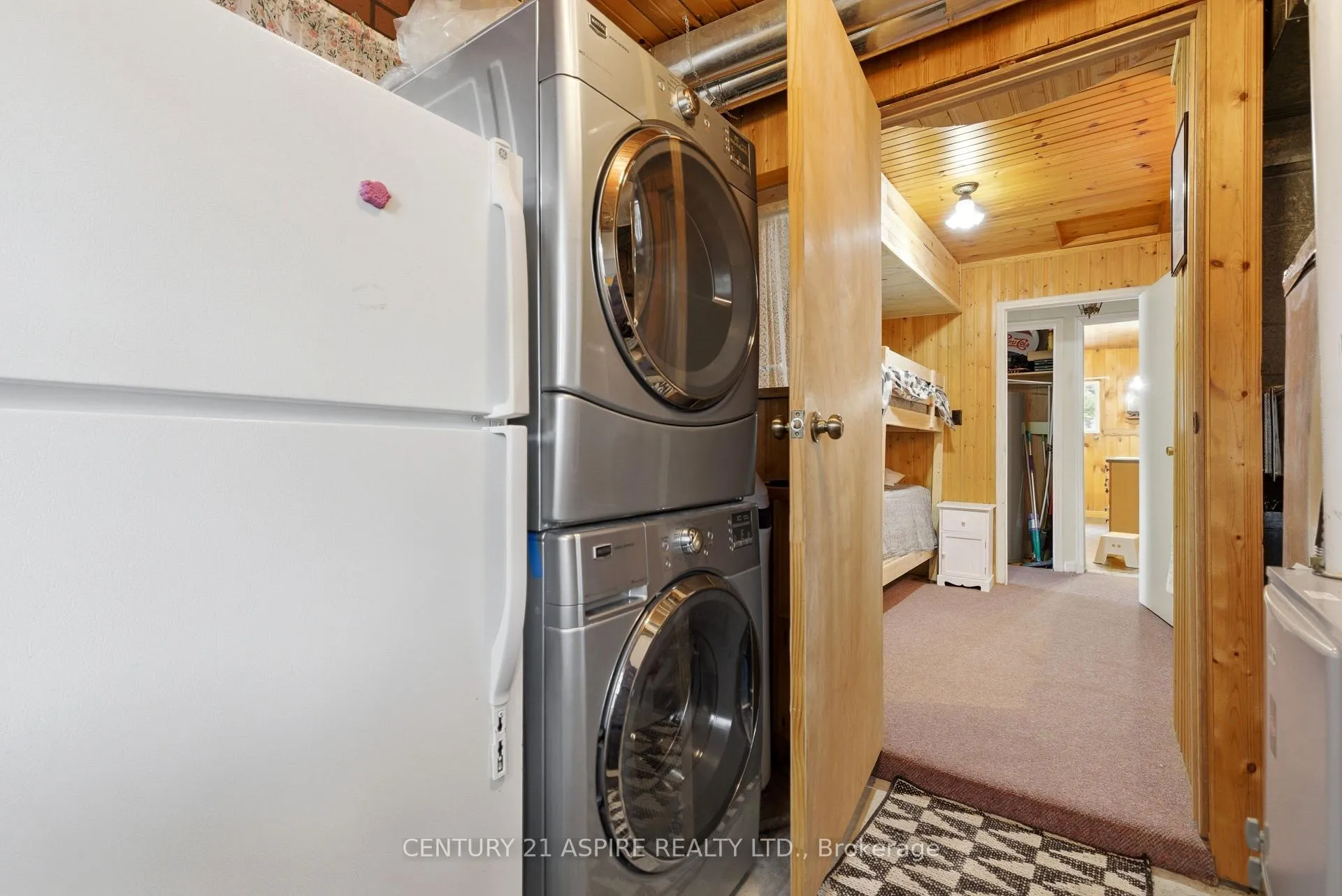 Photo 23 of 1023 Perry Point Lane, Frontenac, Frontenac North — HOMEH