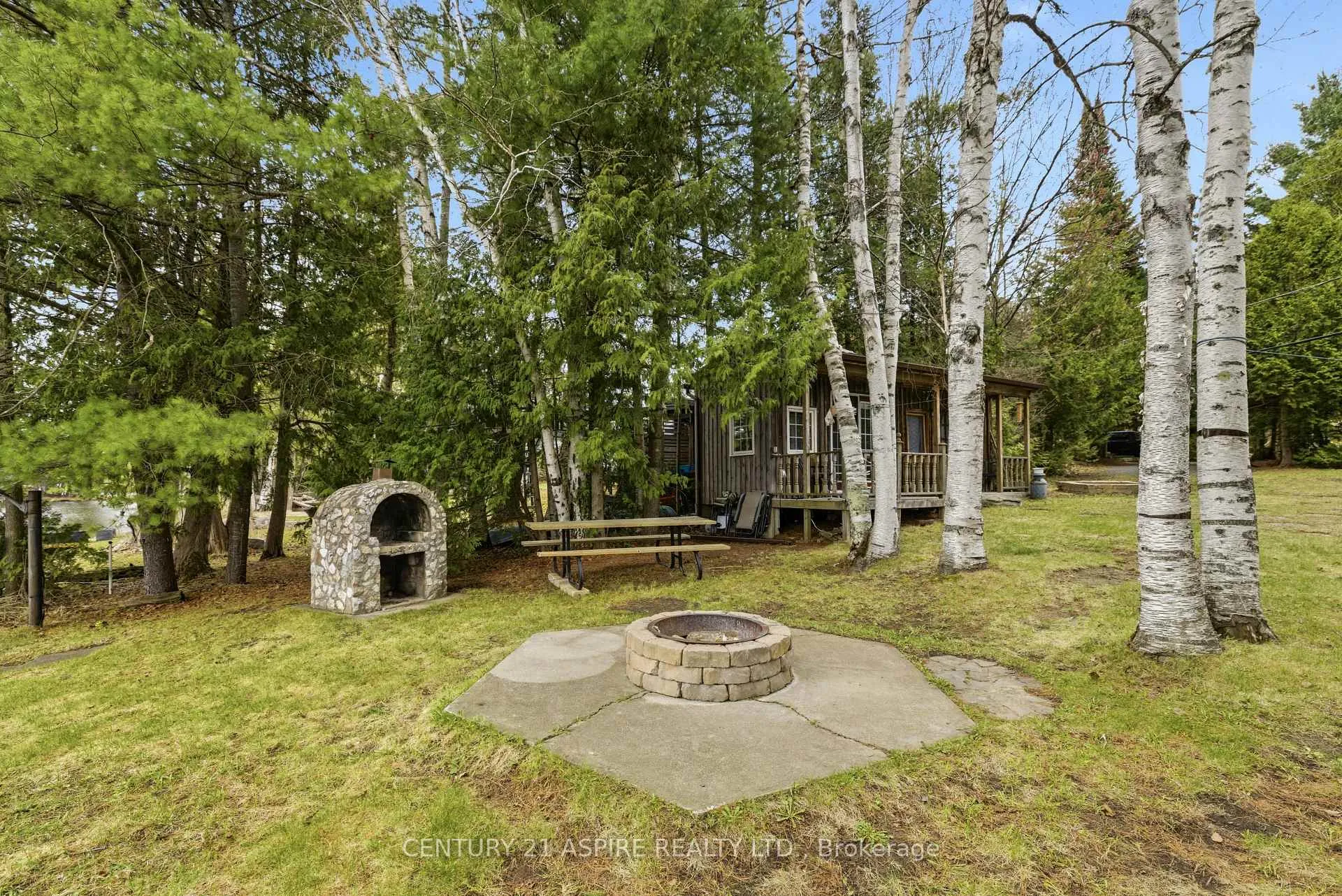 Photo 31 of 1023 Perry Point Lane, Frontenac, Frontenac North — HOMEH
