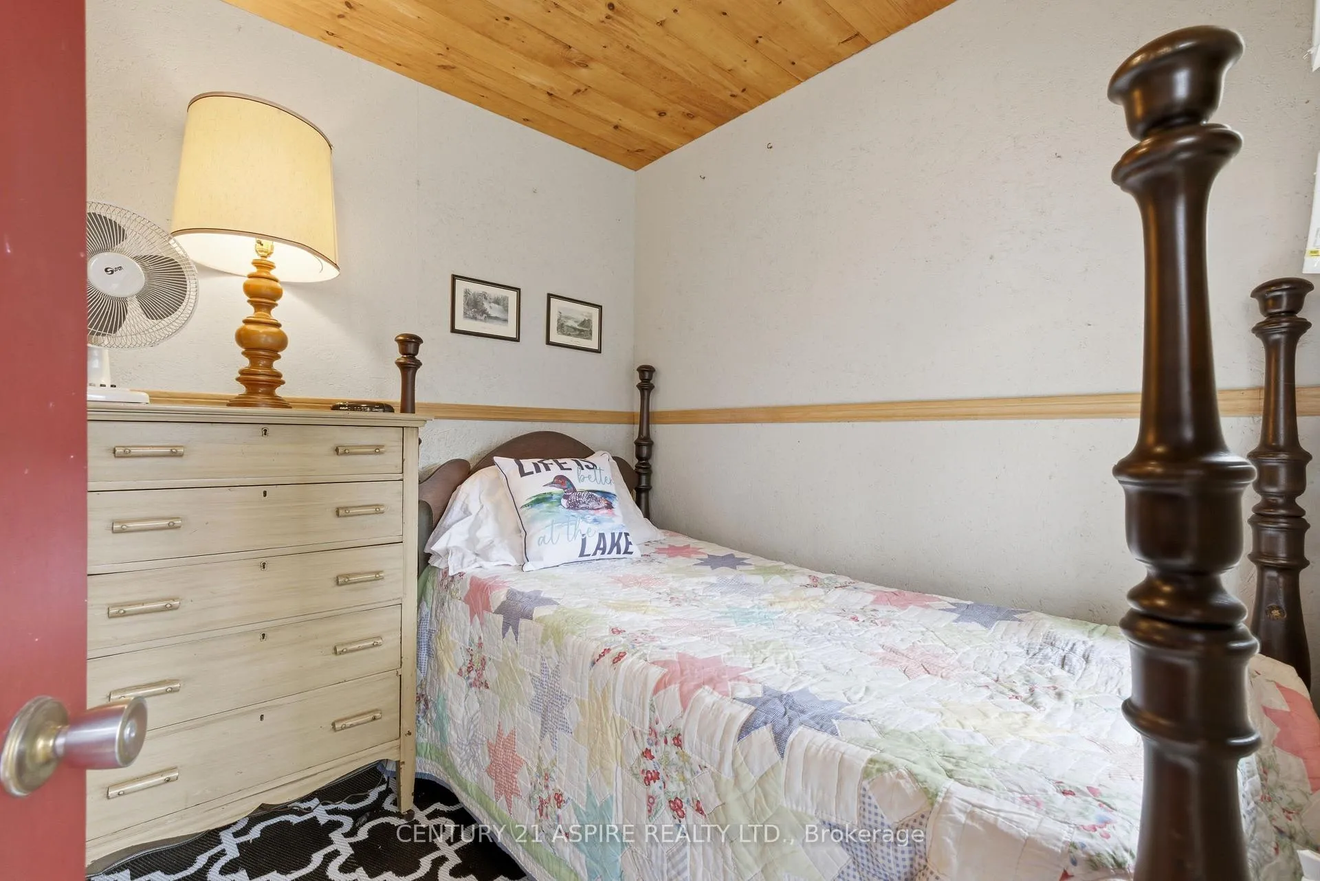 Photo 36 of 1023 Perry Point Lane, Frontenac, Frontenac North — HOMEH