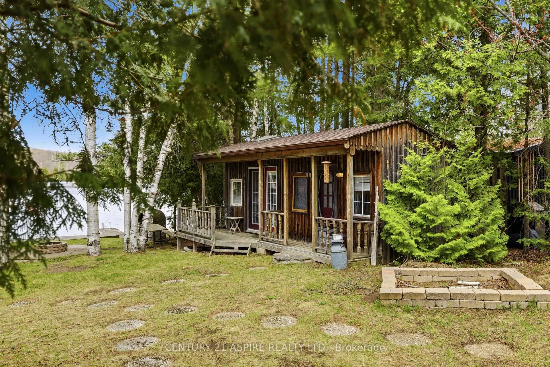 Photo 38 of 1023 Perry Point Lane, Frontenac, Frontenac North — HOMEH