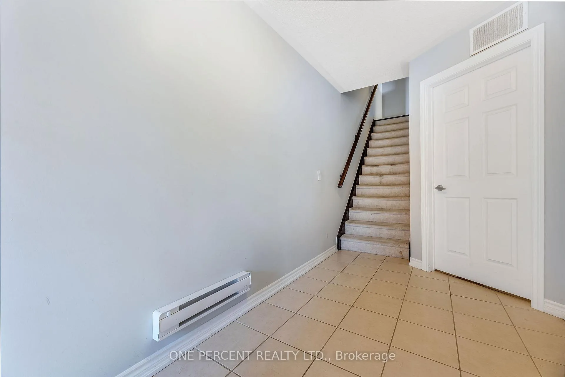 Photo 5 of 19 Nearco Crescent, Oshawa, Windfields — HOMEH