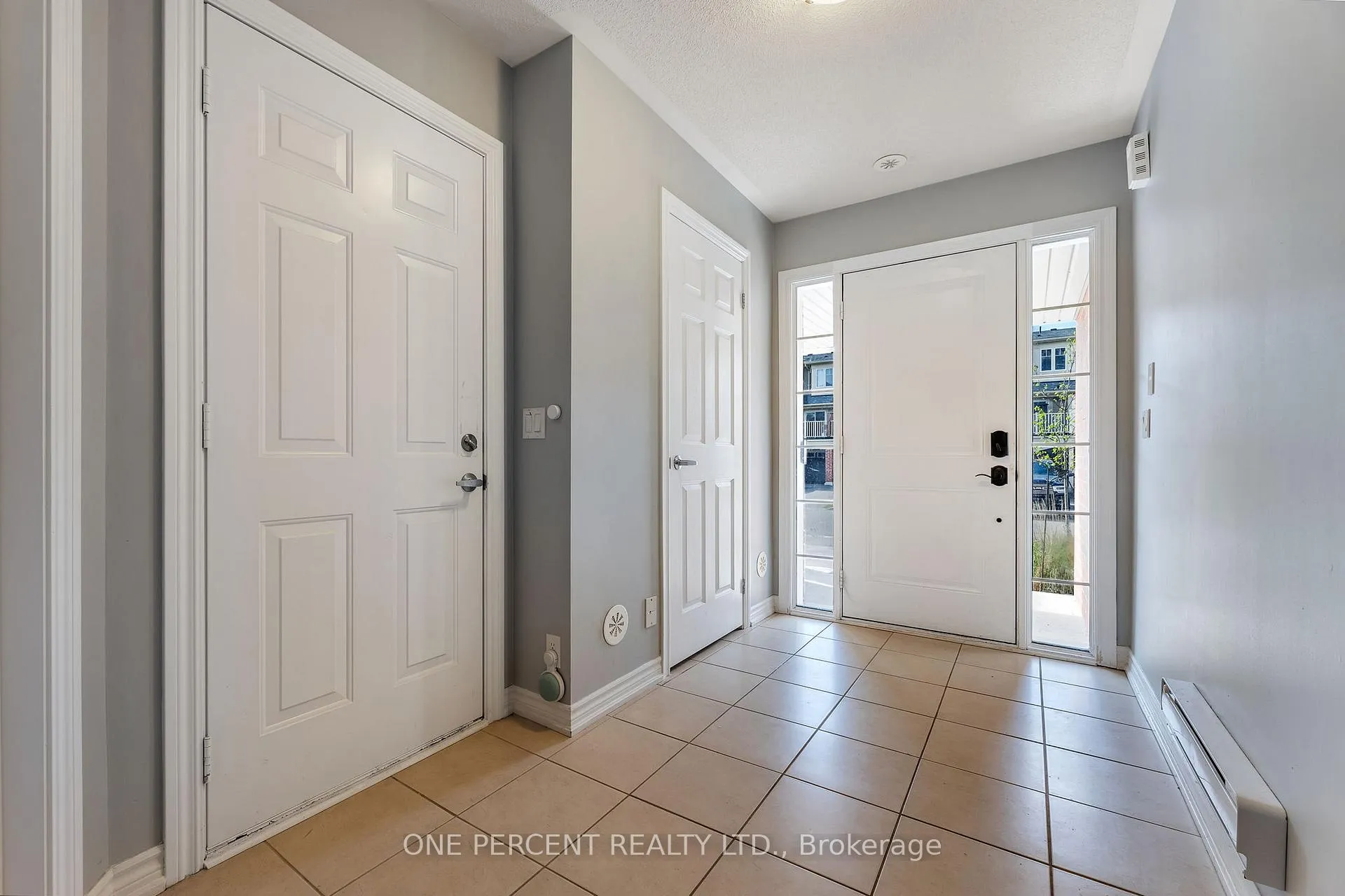 Photo 6 of 19 Nearco Crescent, Oshawa, Windfields — HOMEH