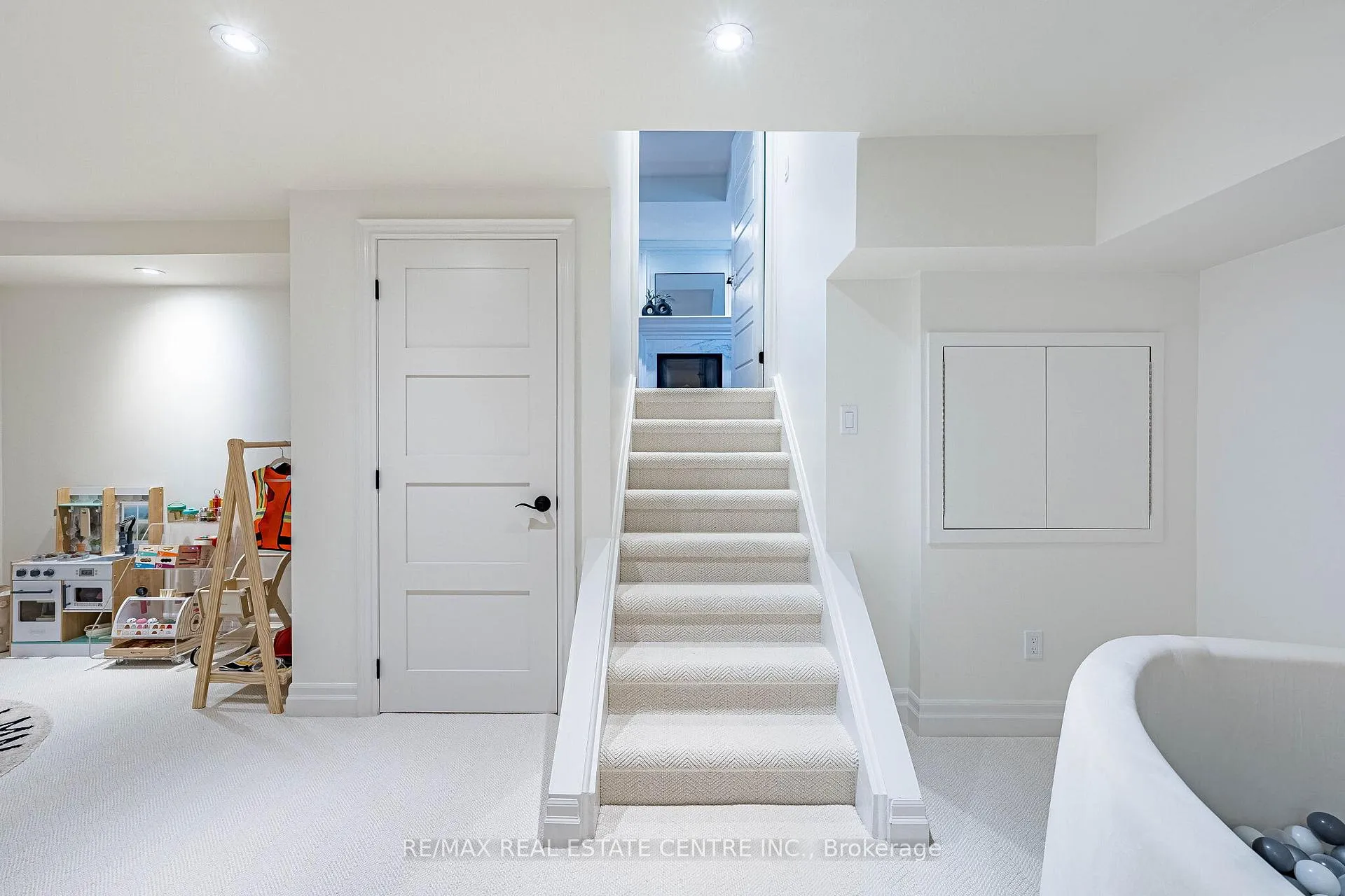 Photo 36 of 14 Billy Joel Crescent, Markham, Markham Village — HOMEH