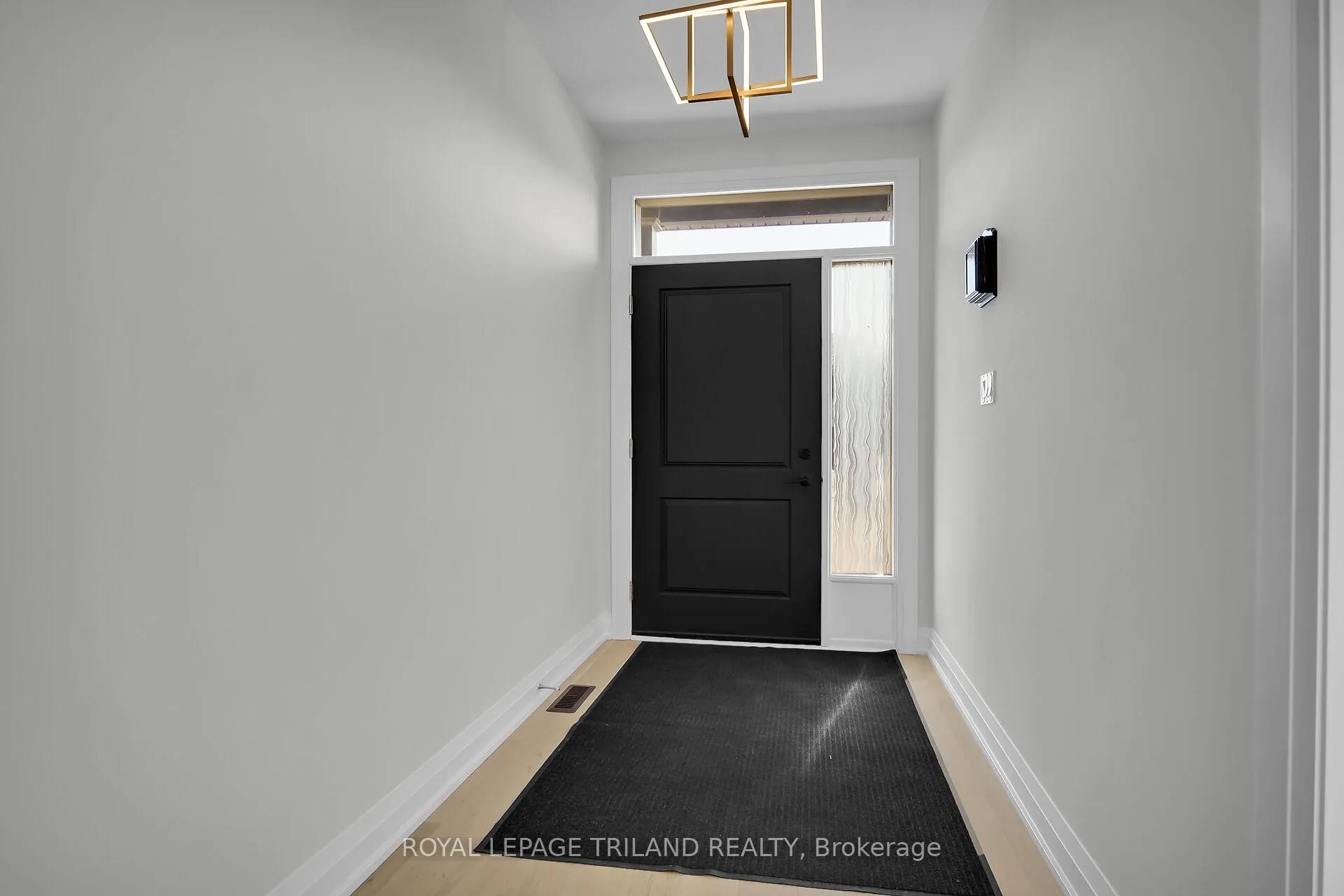 Photo 5 of Unit 6, 383 Daventry Way, Middlesex Centre, Kilworth — HOMEH