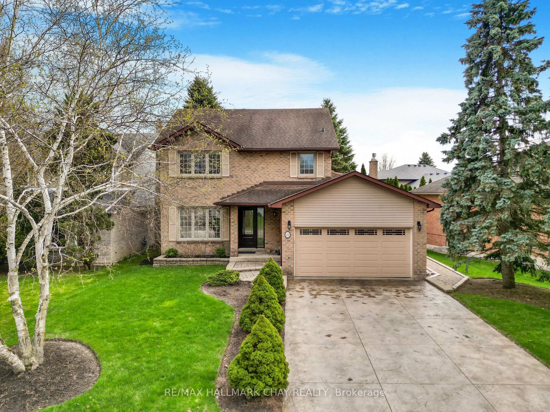 Photo 3 of 22 Giffin Road, Hamilton, Dundas — HOMEH