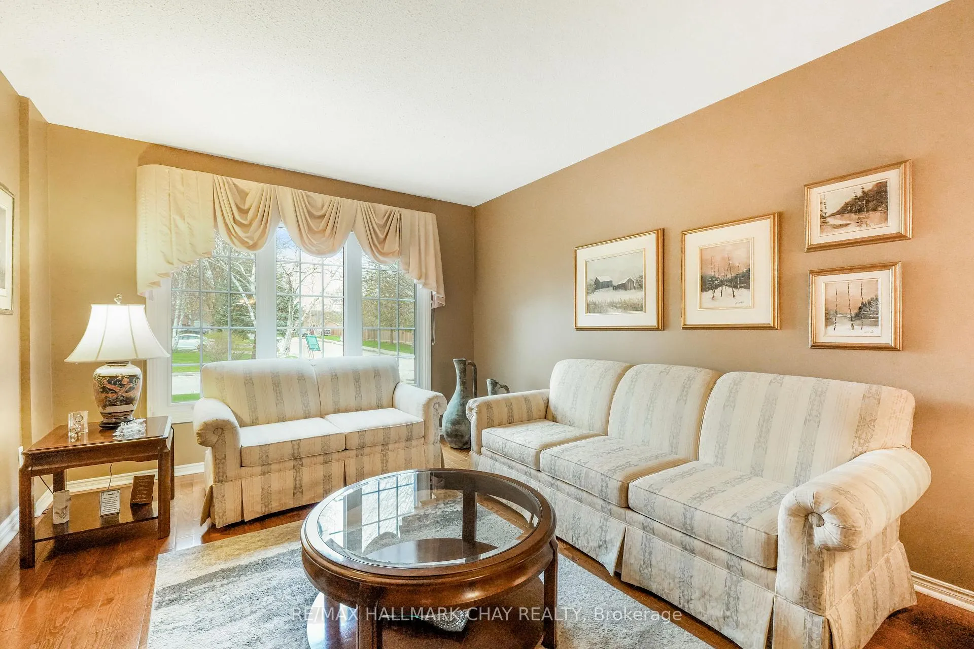 Photo 9 of 22 Giffin Road, Hamilton, Dundas — HOMEH