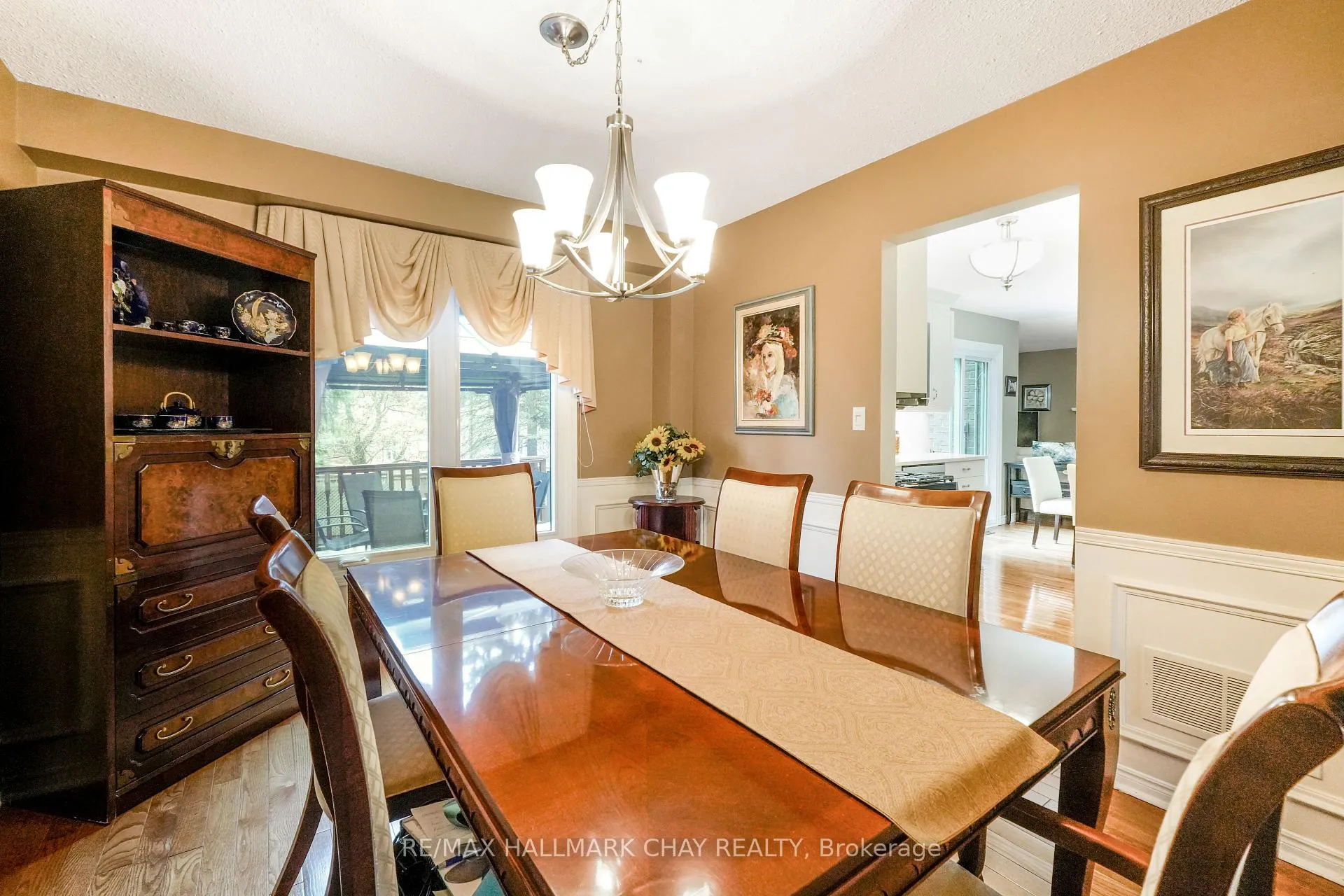 Photo 12 of 22 Giffin Road, Hamilton, Dundas — HOMEH