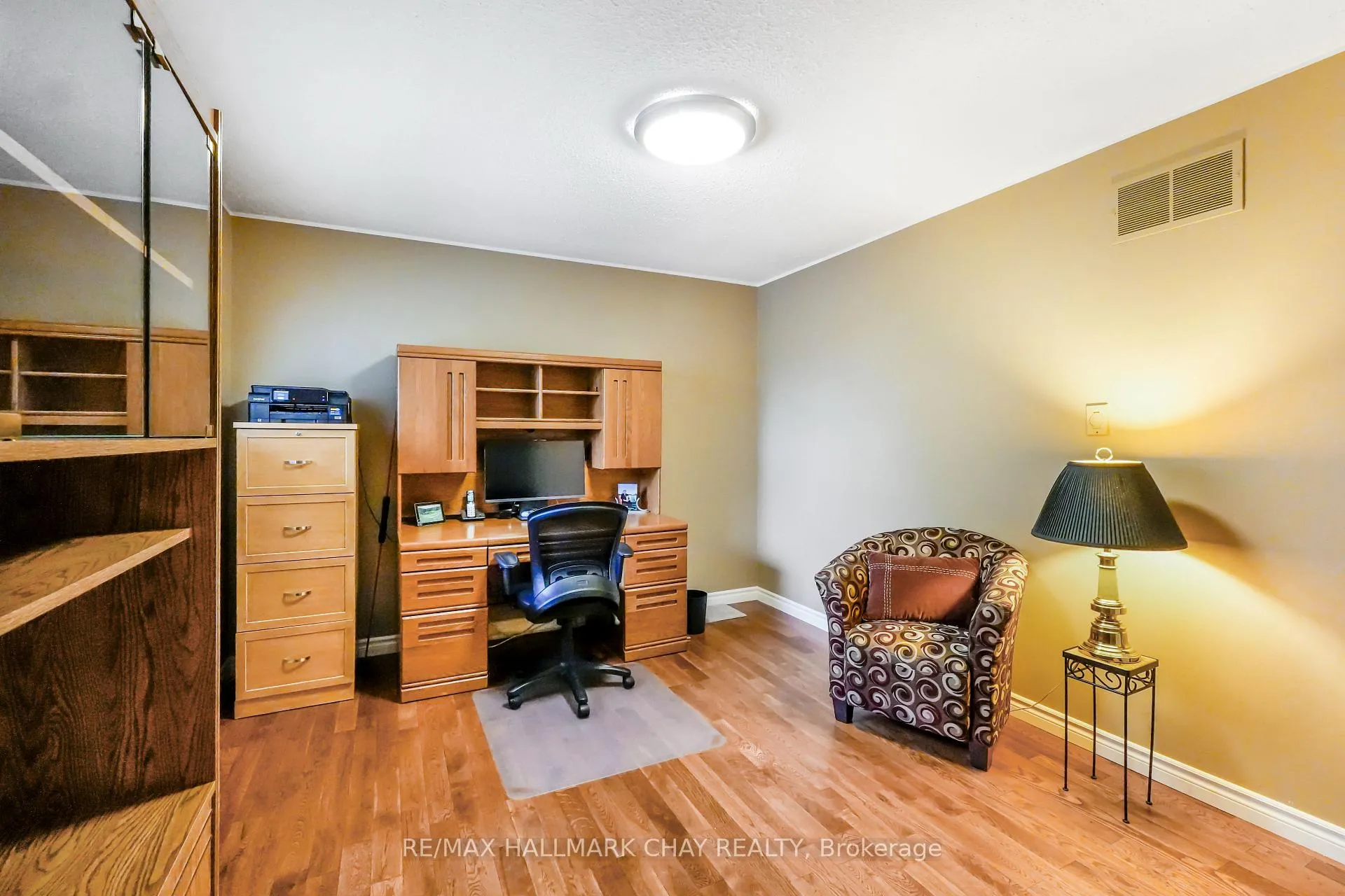 Photo 32 of 22 Giffin Road, Hamilton, Dundas — HOMEH