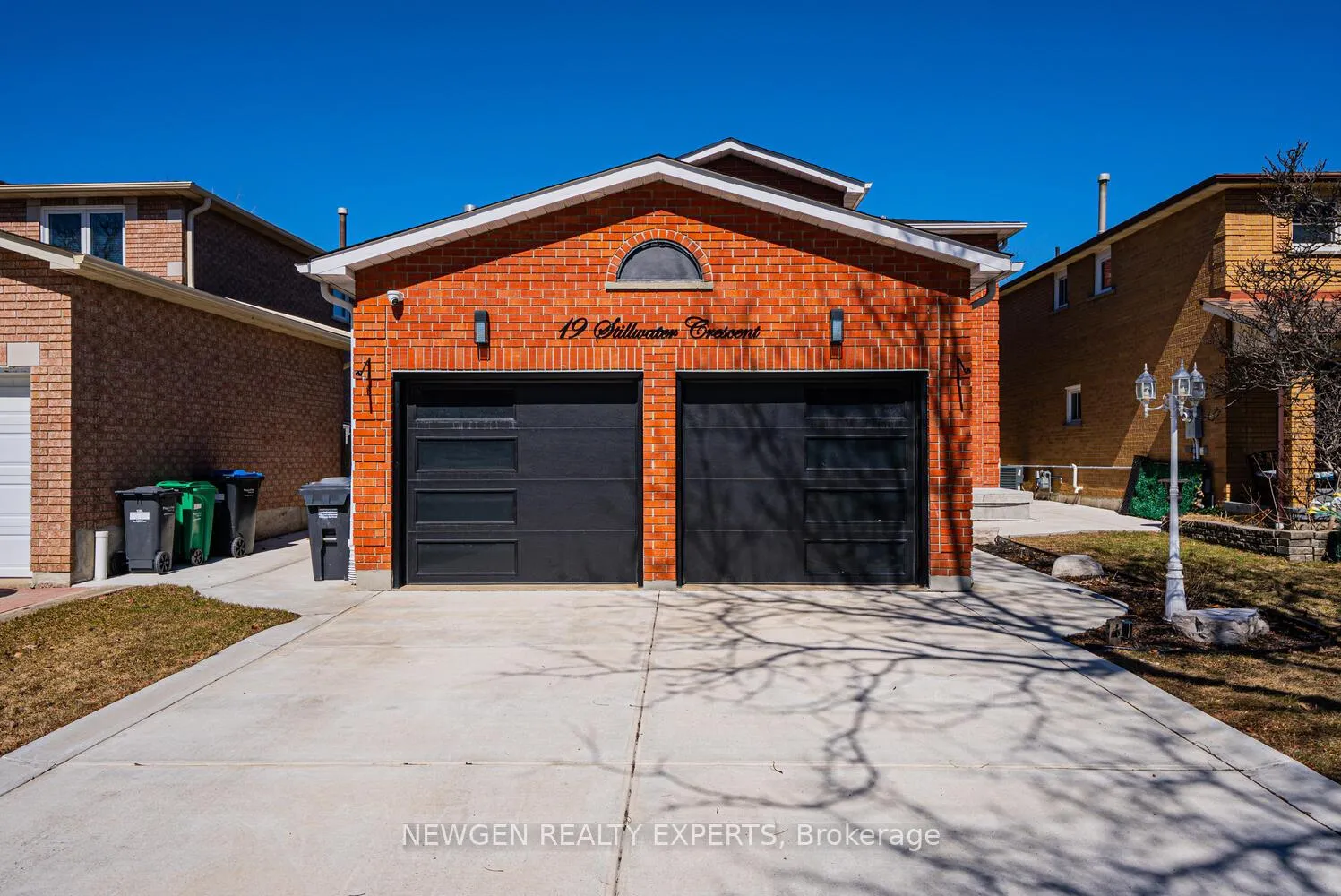 Photo 2 of 19 Stillwater Crescent, Brampton, Brampton West — HOMEH