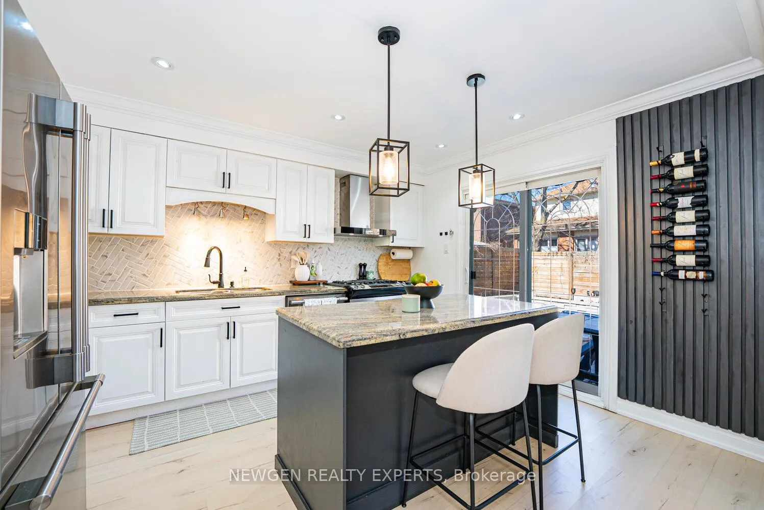 Photo 14 of 19 Stillwater Crescent, Brampton, Brampton West — HOMEH
