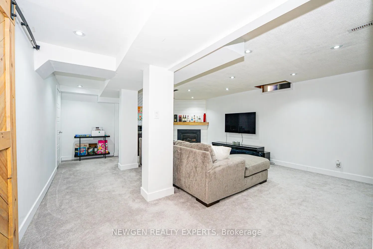 Photo 31 of 19 Stillwater Crescent, Brampton, Brampton West — HOMEH