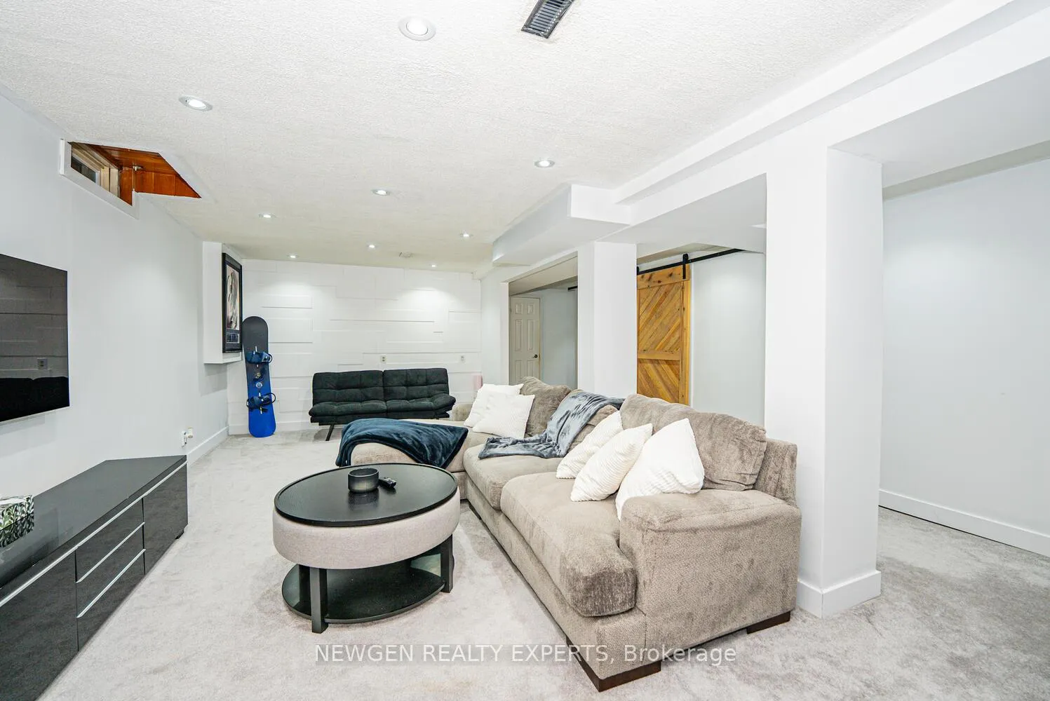 Photo 34 of 19 Stillwater Crescent, Brampton, Brampton West — HOMEH