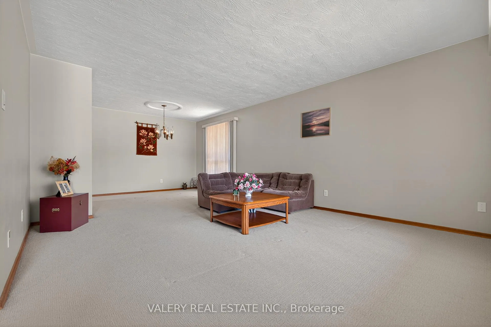 Photo 6 of 2063 Old Mill Road, Kitchener — HOMEH