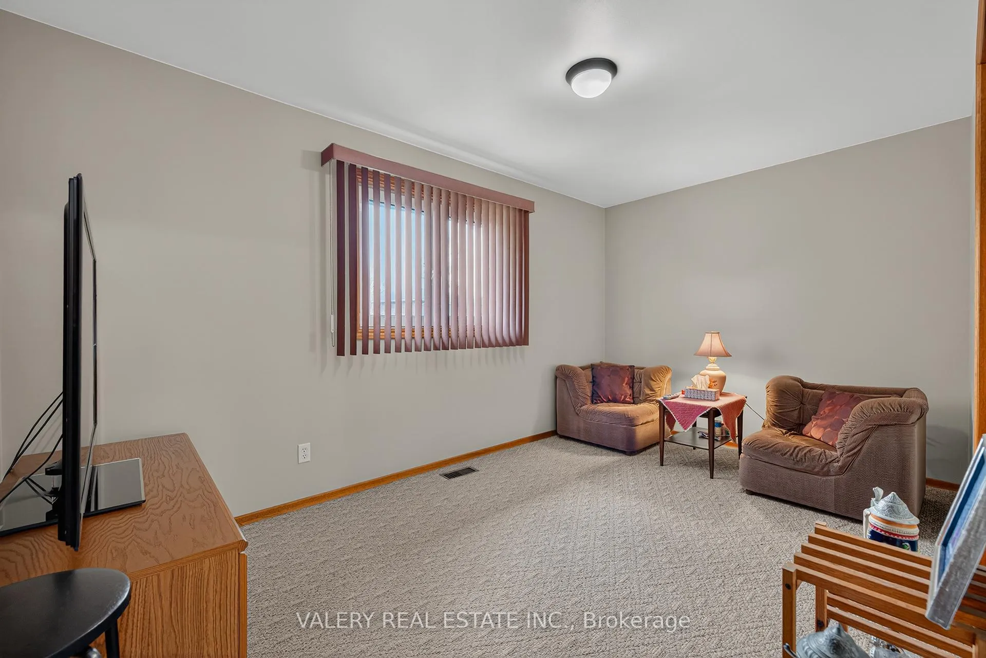 Photo 11 of 2063 Old Mill Road, Kitchener — HOMEH
