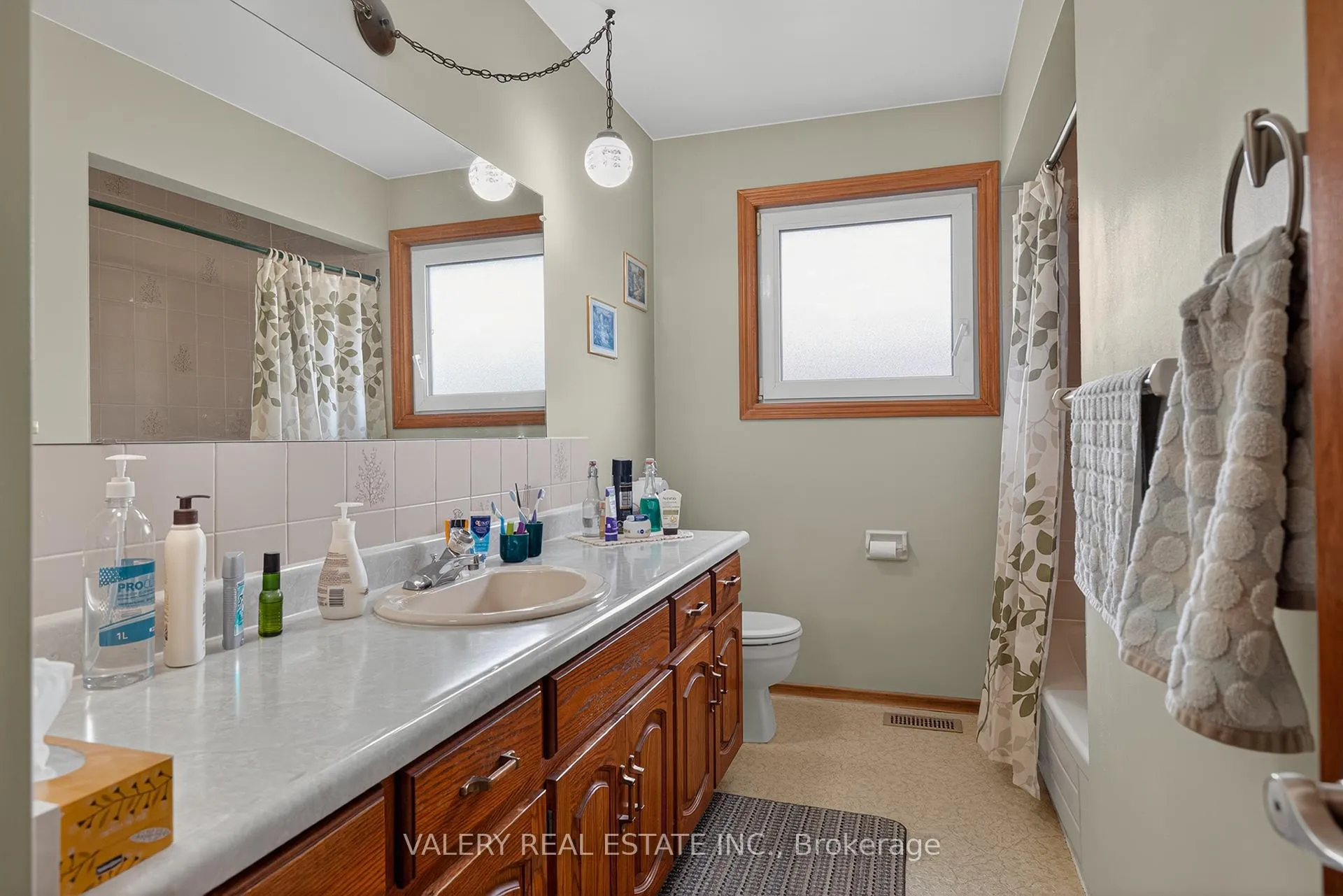 Photo 13 of 2063 Old Mill Road, Kitchener — HOMEH