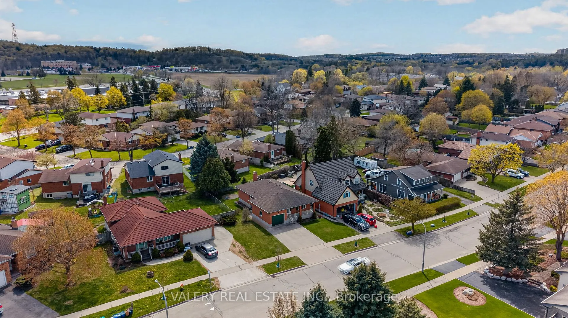 Photo 23 of 2063 Old Mill Road, Kitchener — HOMEH
