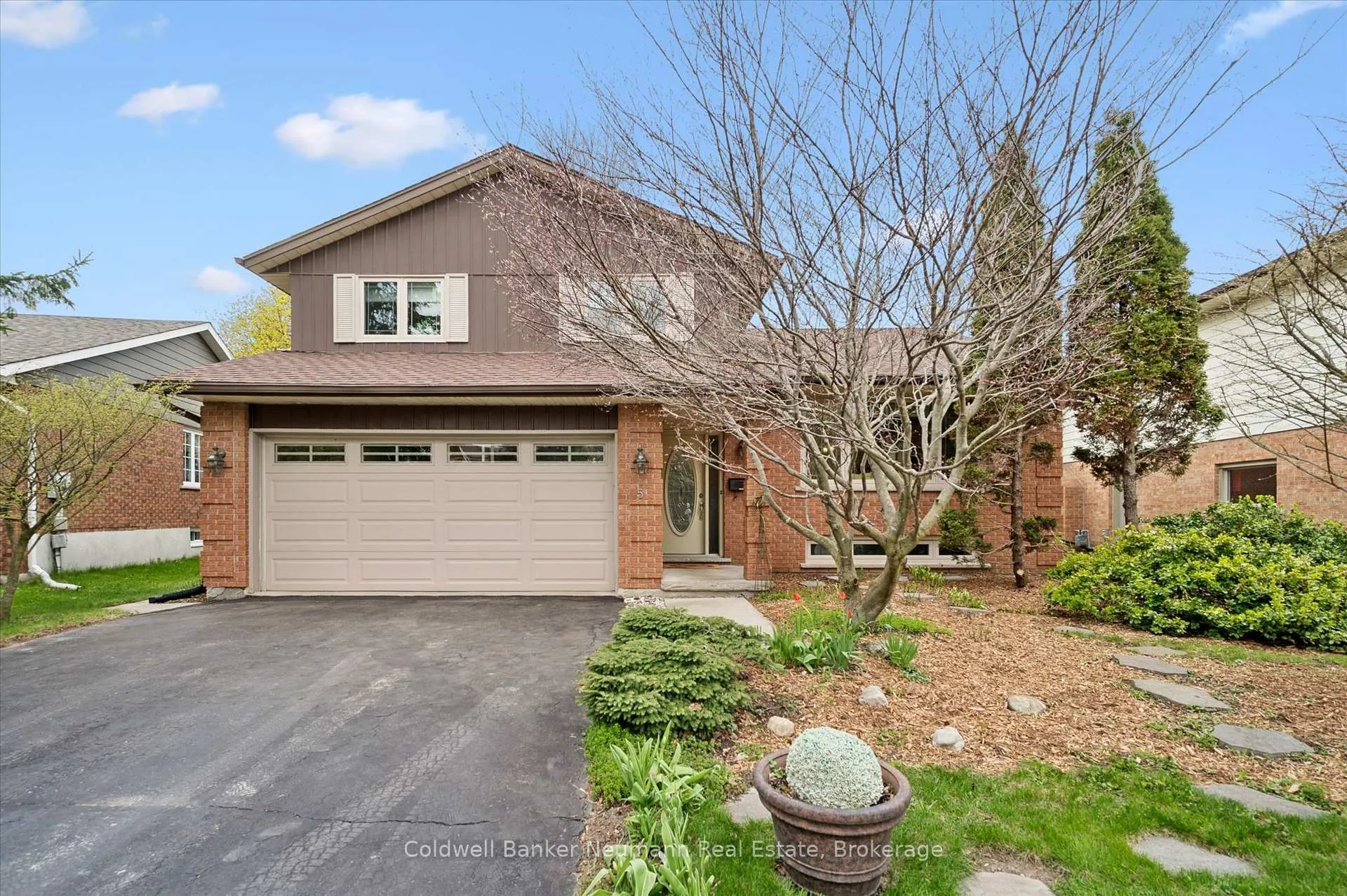 Photo 1 of 5 Ervin Crescent, Guelph, Kortright West — HOMEH