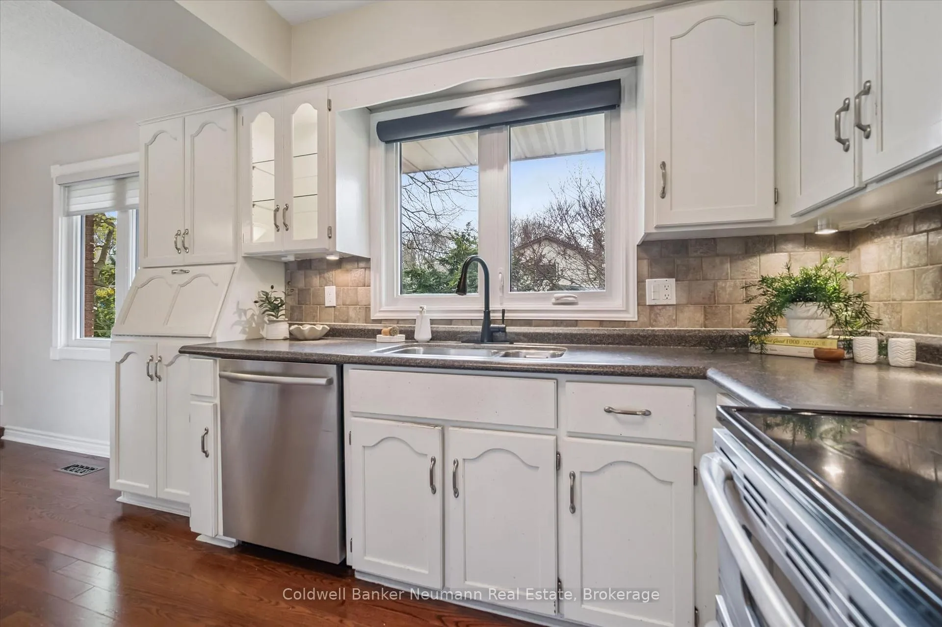 Photo 18 of 5 Ervin Crescent, Guelph, Kortright West — HOMEH
