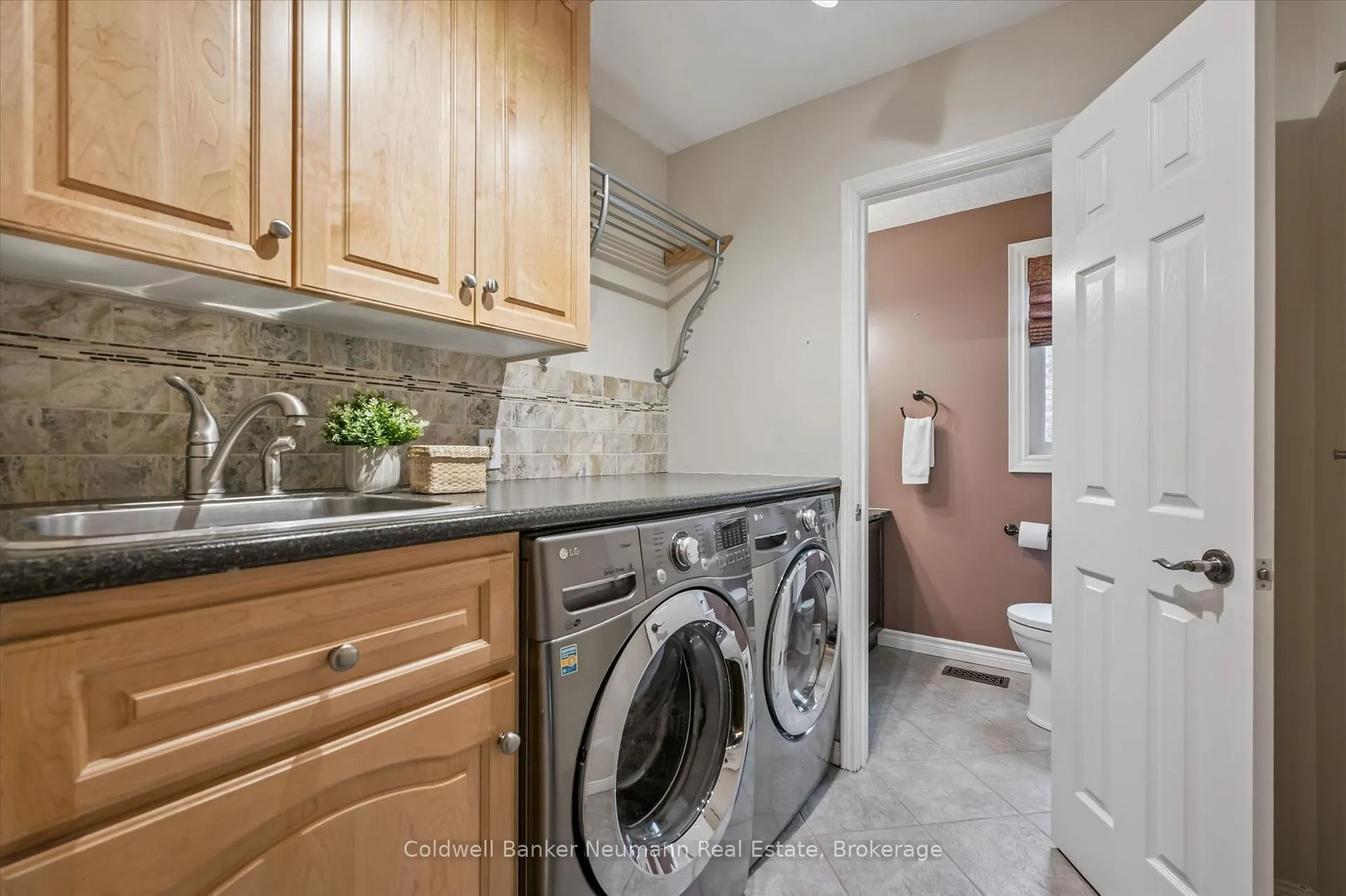 Photo 24 of 5 Ervin Crescent, Guelph, Kortright West — HOMEH