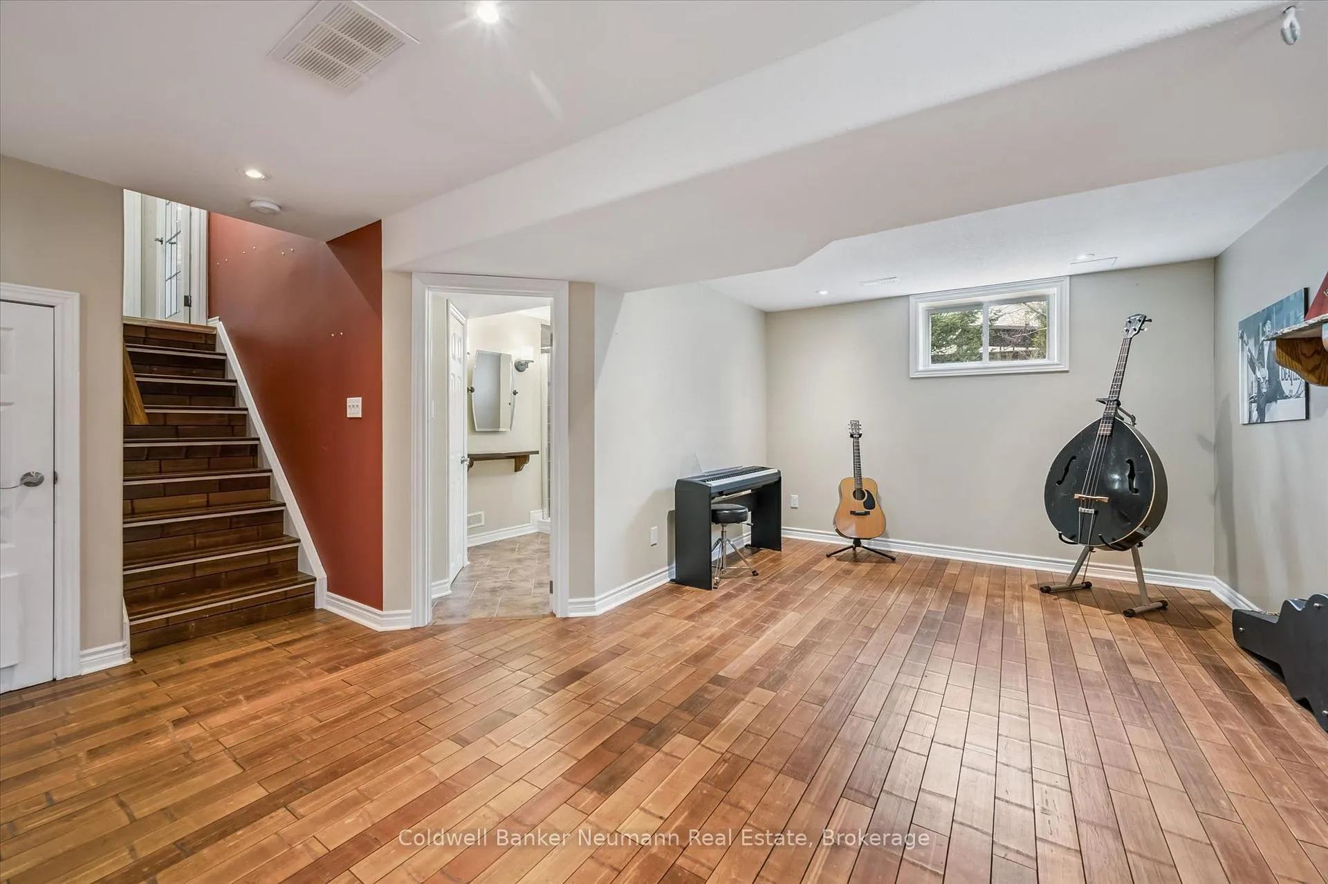 Photo 35 of 5 Ervin Crescent, Guelph, Kortright West — HOMEH
