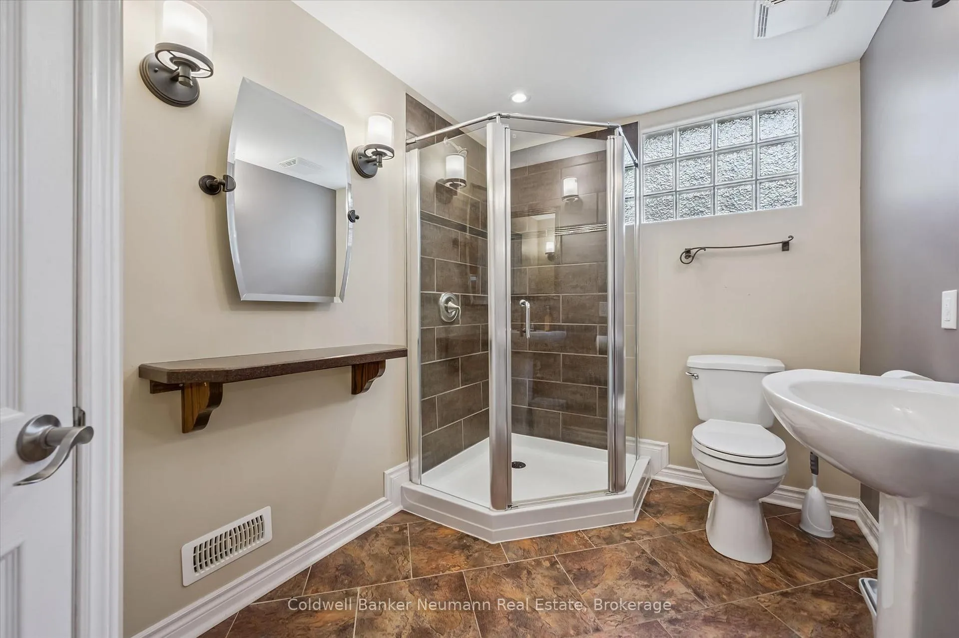 Photo 36 of 5 Ervin Crescent, Guelph, Kortright West — HOMEH