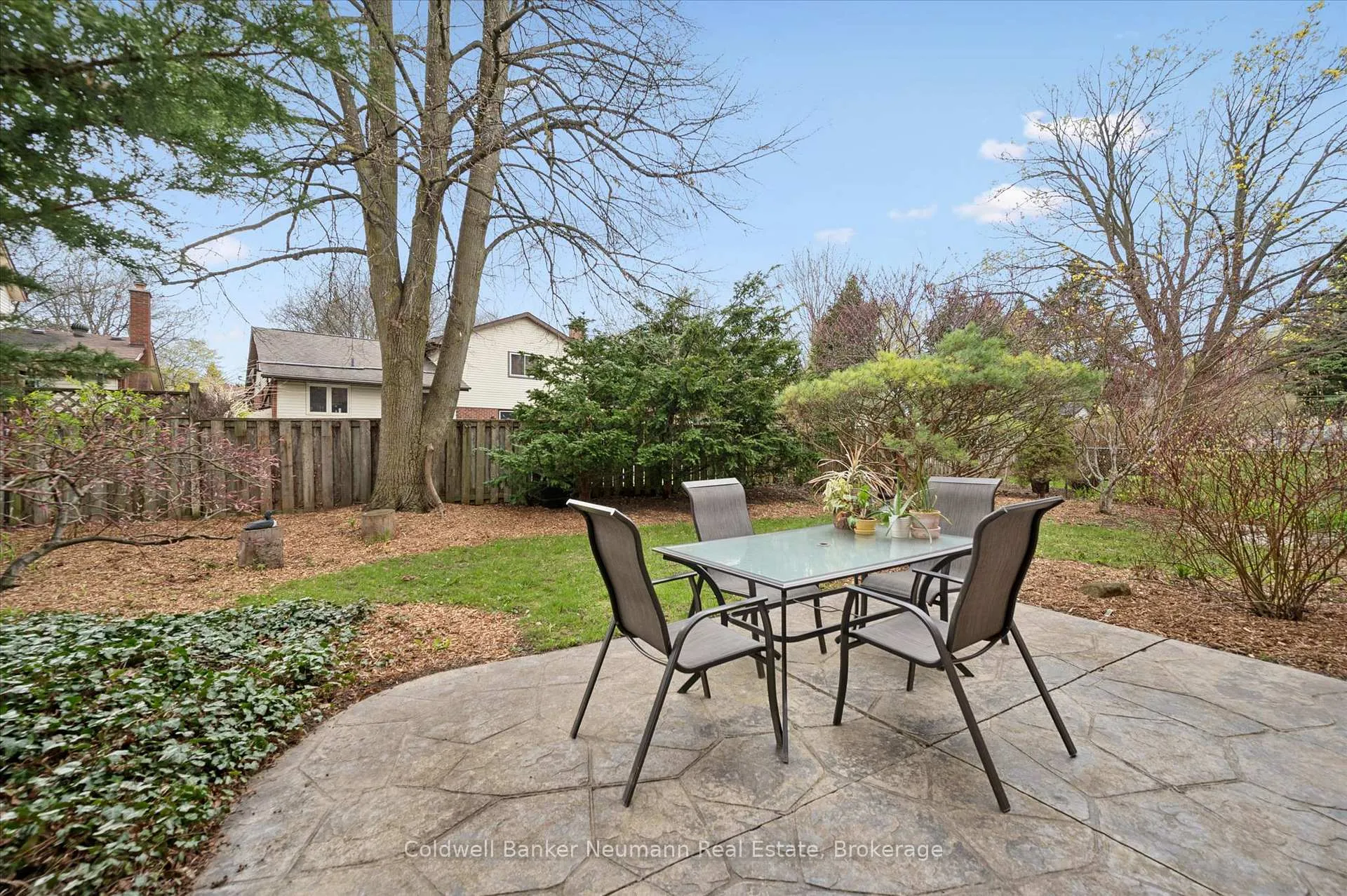 Photo 41 of 5 Ervin Crescent, Guelph, Kortright West — HOMEH