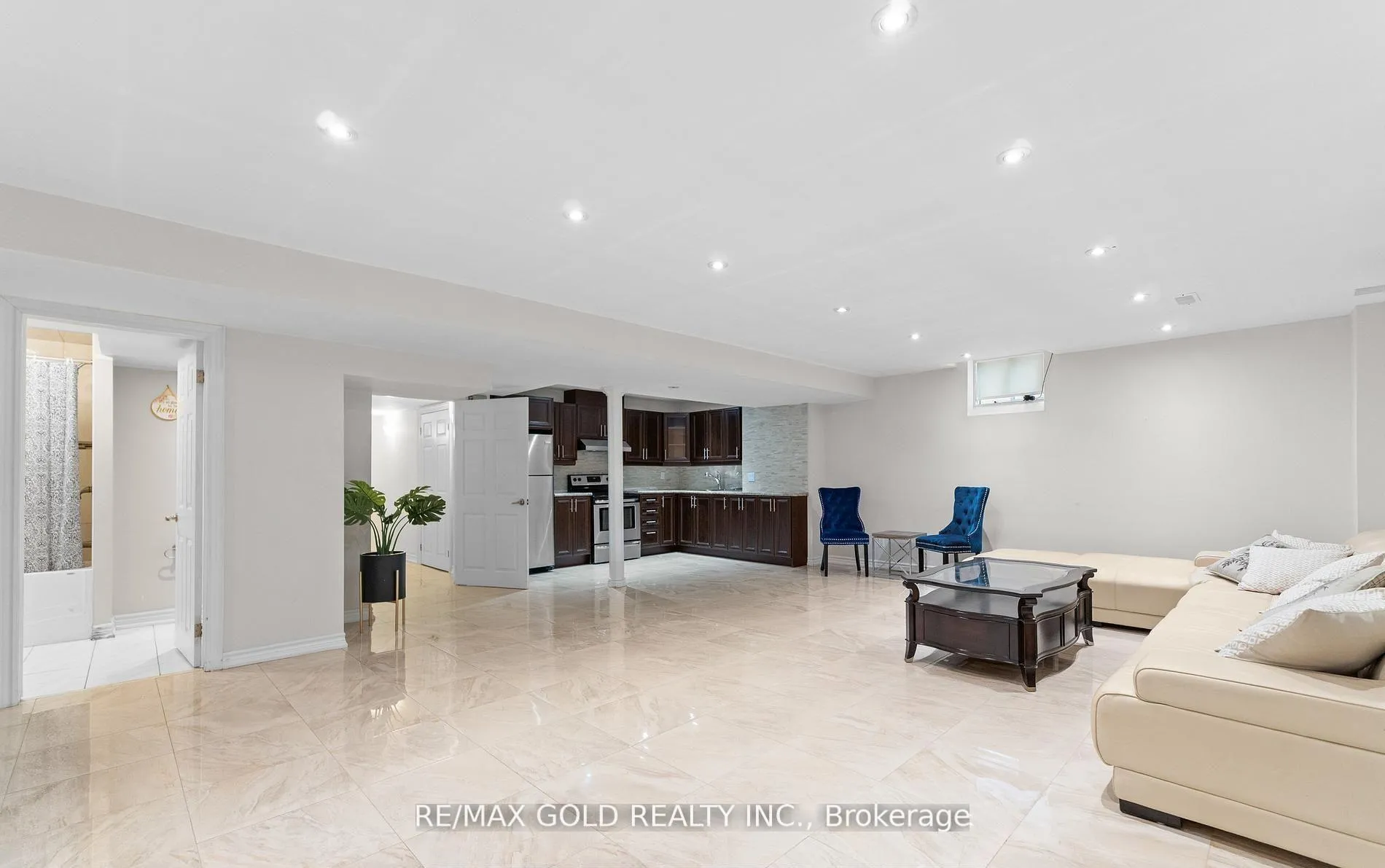 Photo 4 of Unit (Bsmt), 24 Finland Drive, Vaughan, Kleinburg — HOMEH