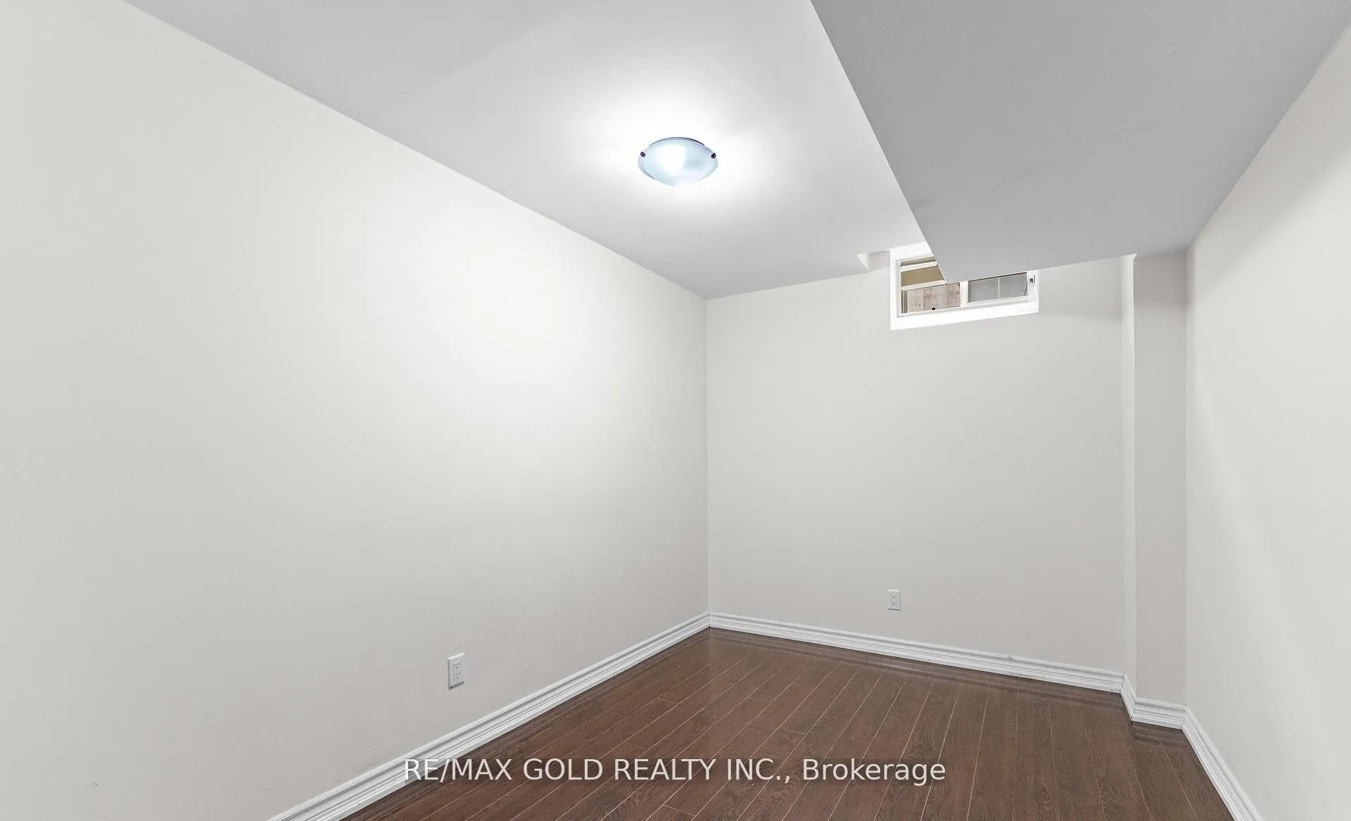 Photo 7 of Unit (Bsmt), 24 Finland Drive, Vaughan, Kleinburg — HOMEH