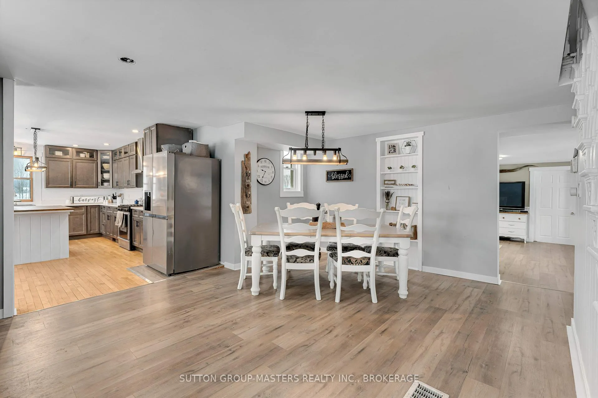 Photo 3 of 191 Fifth Concession Road S, Addington Highlands — HOMEH