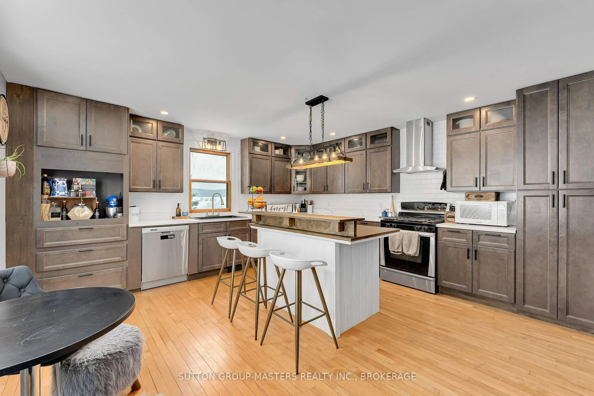 Photo 7 of 191 Fifth Concession Road S, Addington Highlands — HOMEH