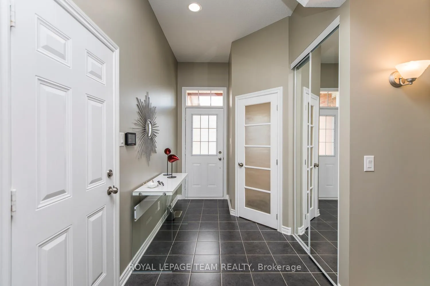 Photo 3 of 764 Bowercrest Crescent, Ottawa, Riverside South/Gloucester Glen — HOMEH