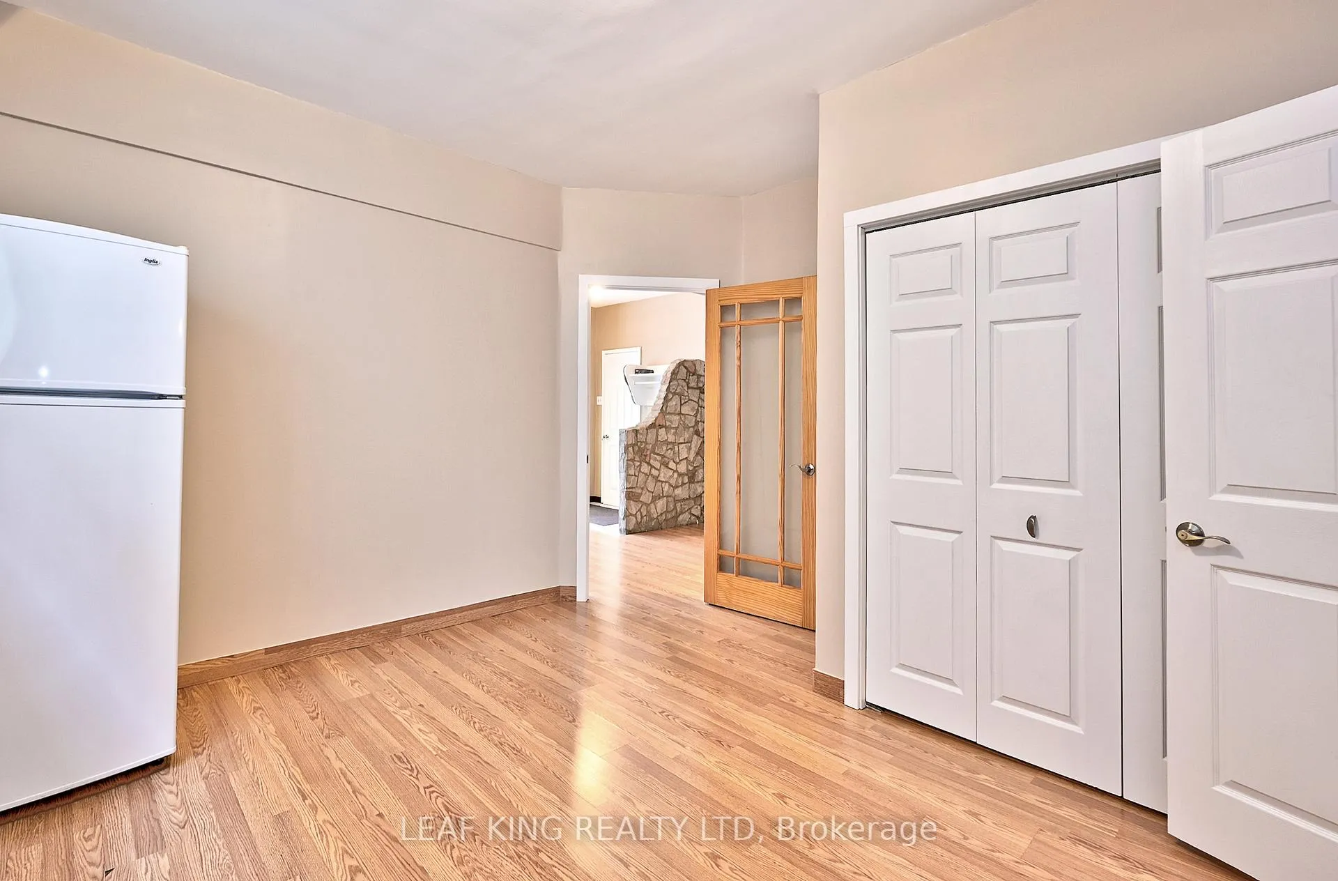 Photo 6 of 1476 Barton Street E, Hamilton, Homeside — HOMEH