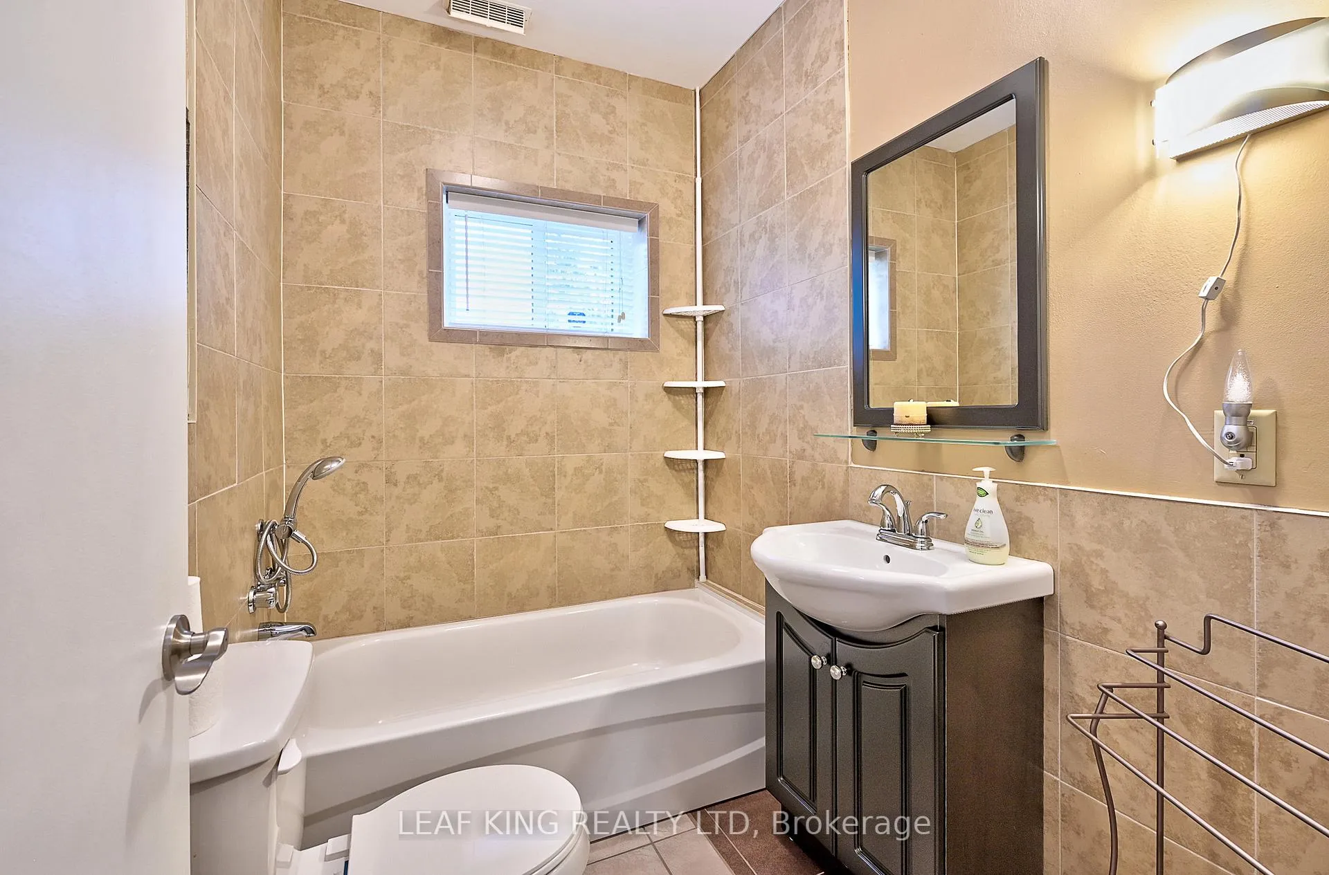 Photo 12 of 1476 Barton Street E, Hamilton, Homeside — HOMEH