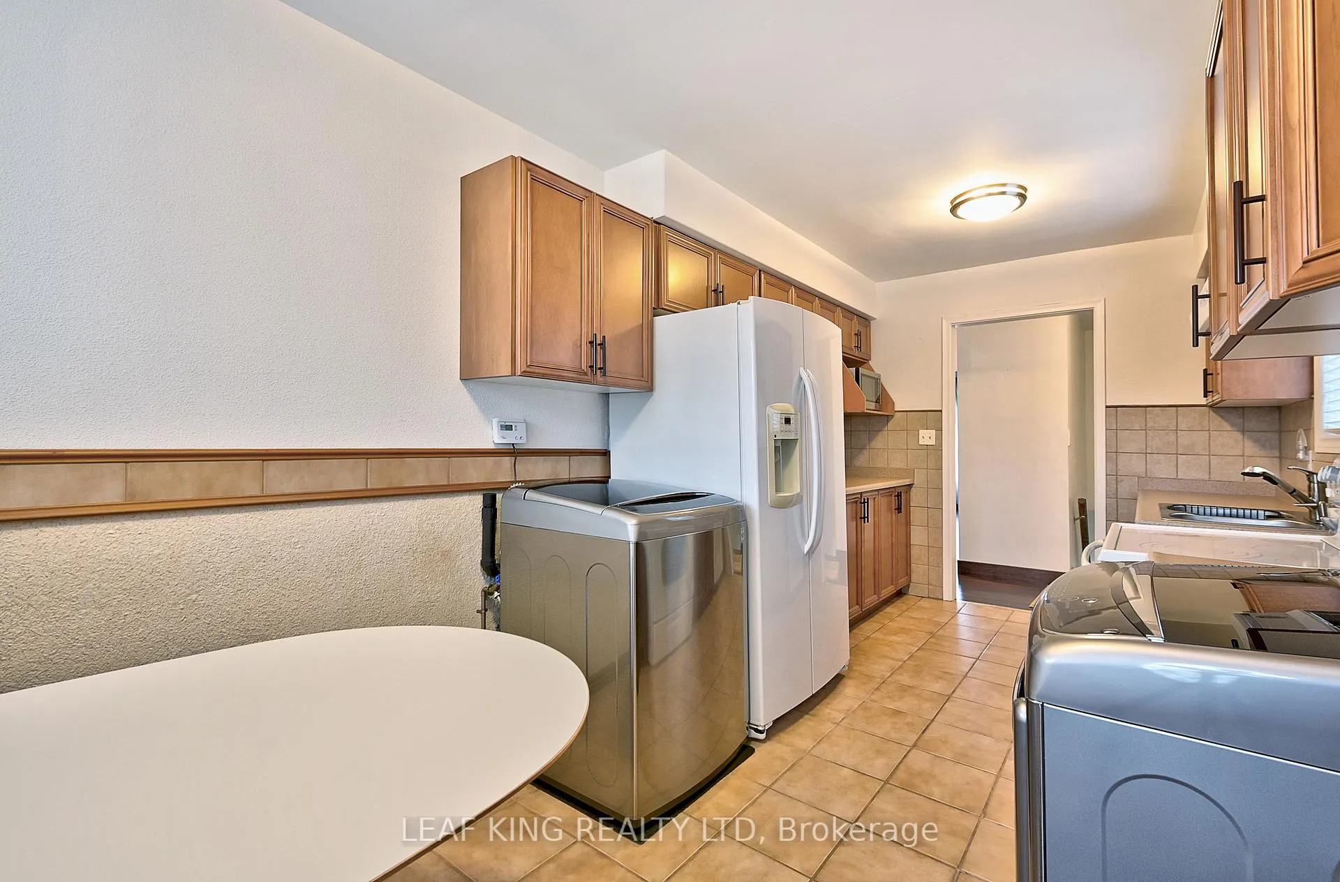 Photo 17 of 1476 Barton Street E, Hamilton, Homeside — HOMEH
