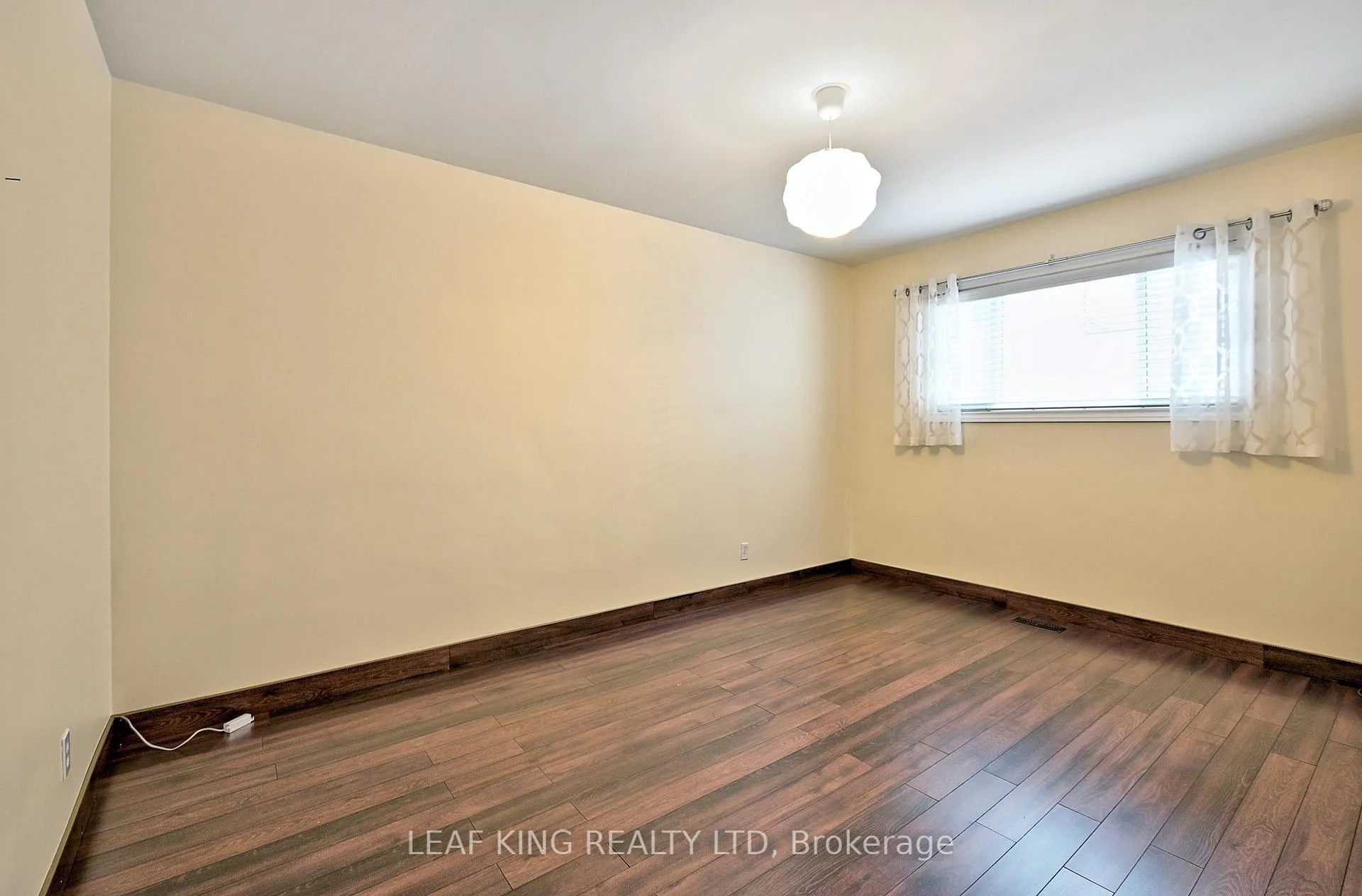Photo 21 of 1476 Barton Street E, Hamilton, Homeside — HOMEH