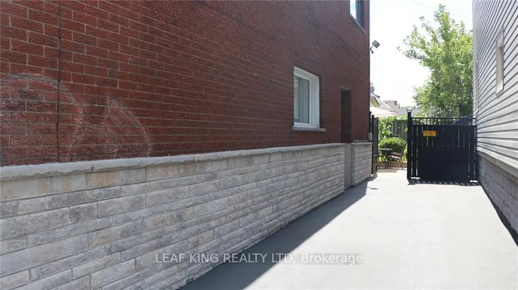 Photo 25 of 1476 Barton Street E, Hamilton, Homeside — HOMEH