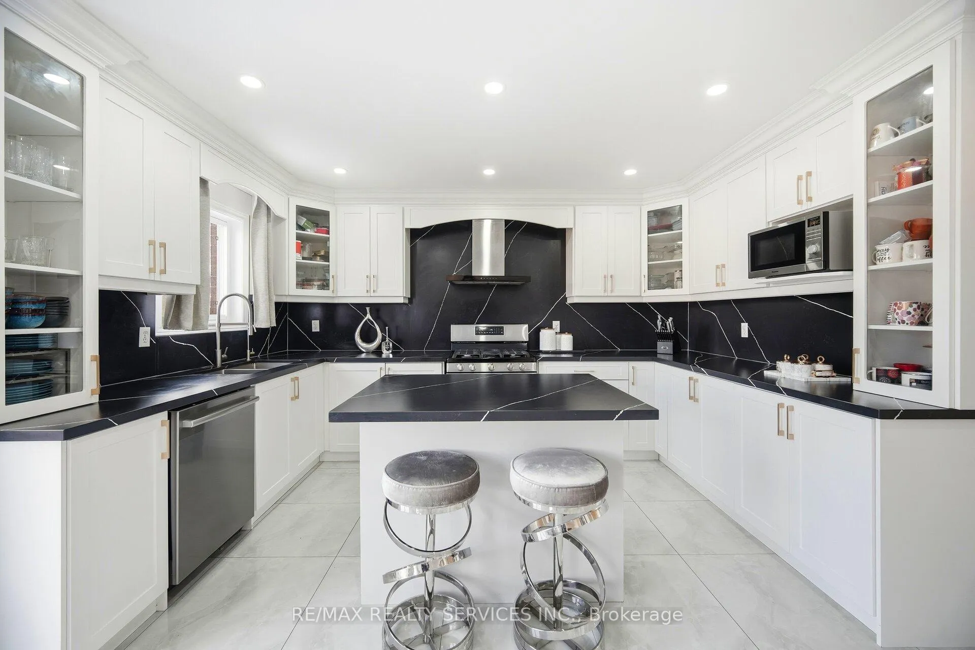 Photo 13 of 71 Hutton Crescent, Caledon, Rural Caledon — HOMEH