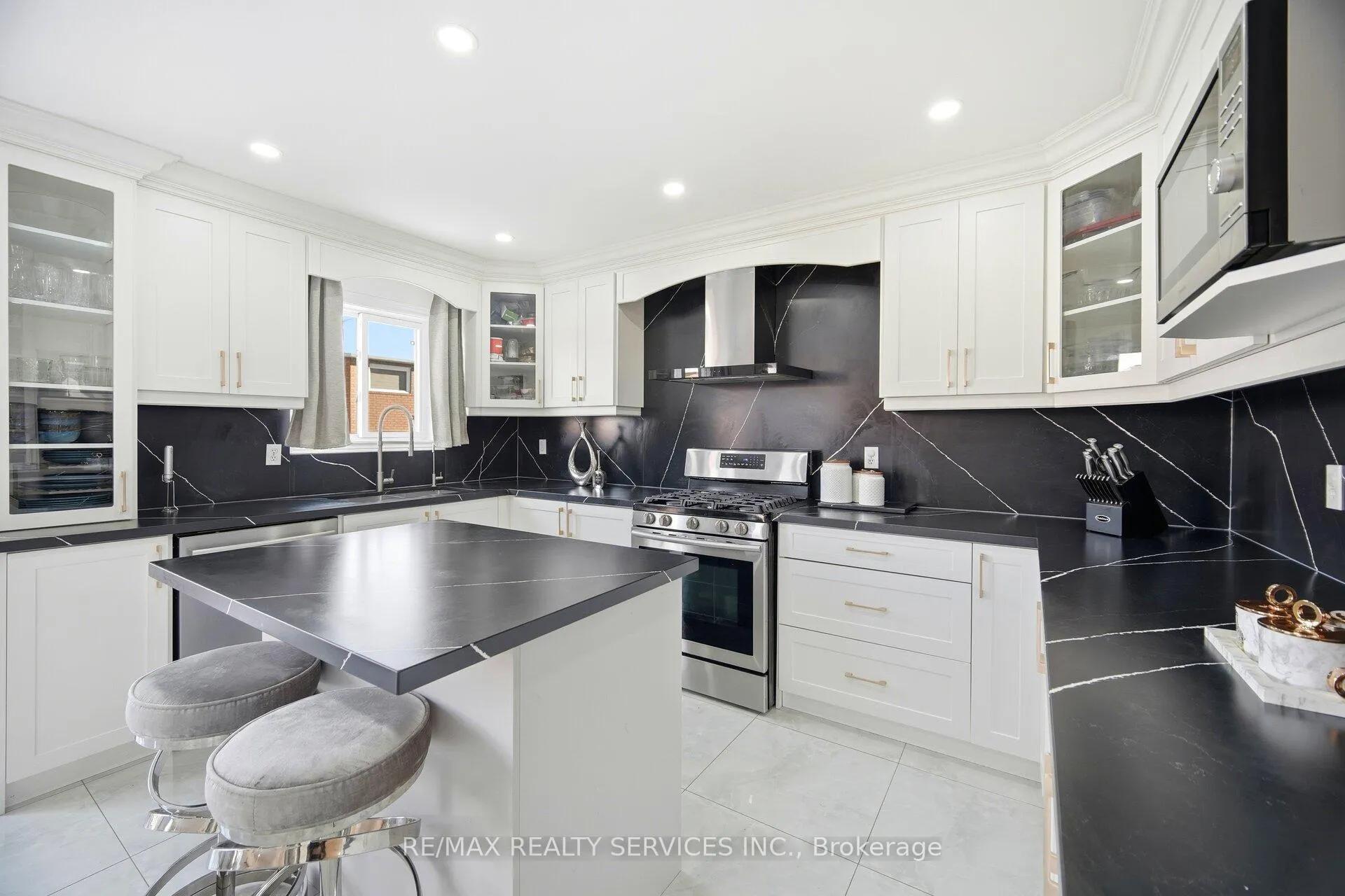 Photo 14 of 71 Hutton Crescent, Caledon, Rural Caledon — HOMEH