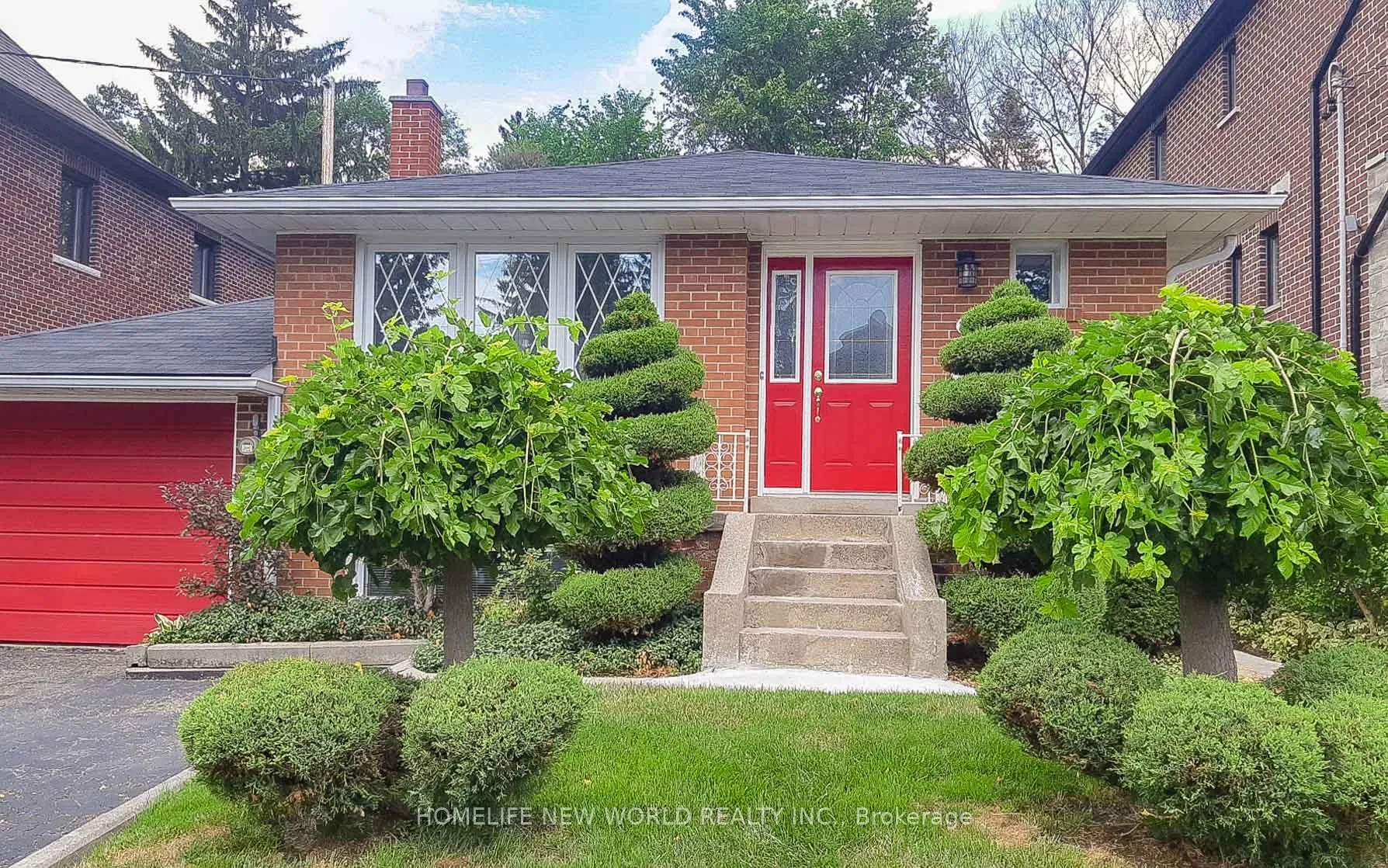 Front of Unit Lower, 198 Burnett Avenue