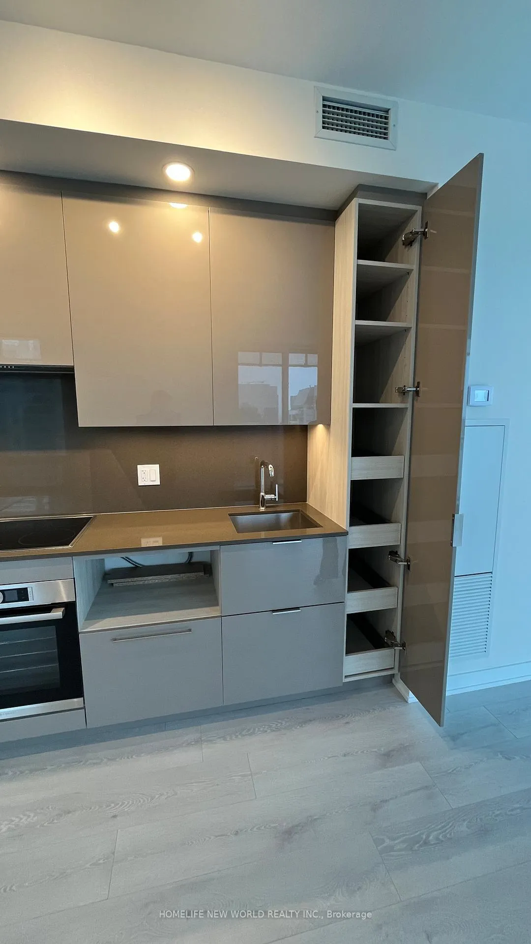 Photo 9 of Unit 3202, 28 Freeland Street, Toronto, Waterfront Communities — HOMEH