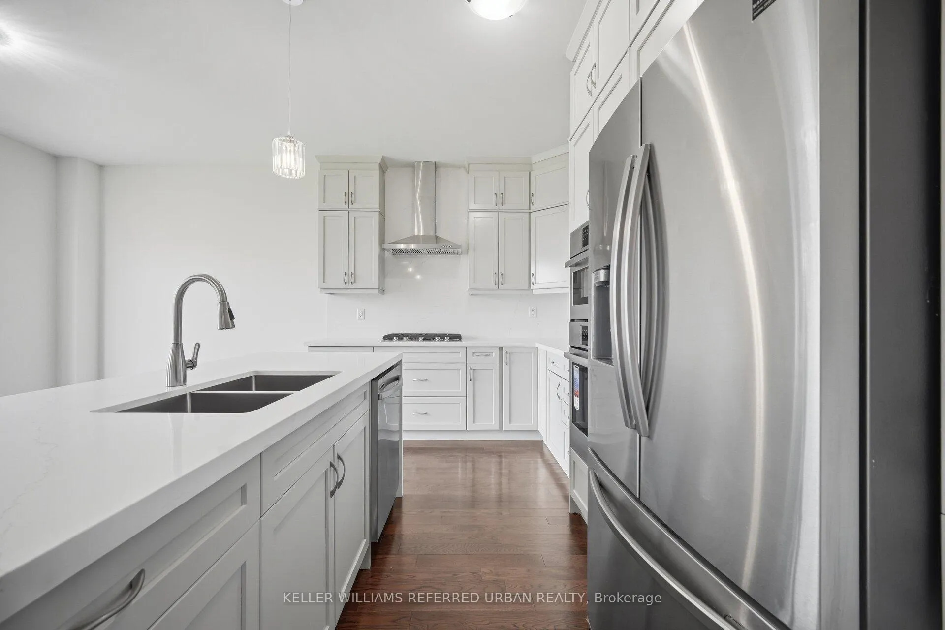 Photo 8 of 74 Ten Pines Road, Vaughan, Kleinburg — HOMEH