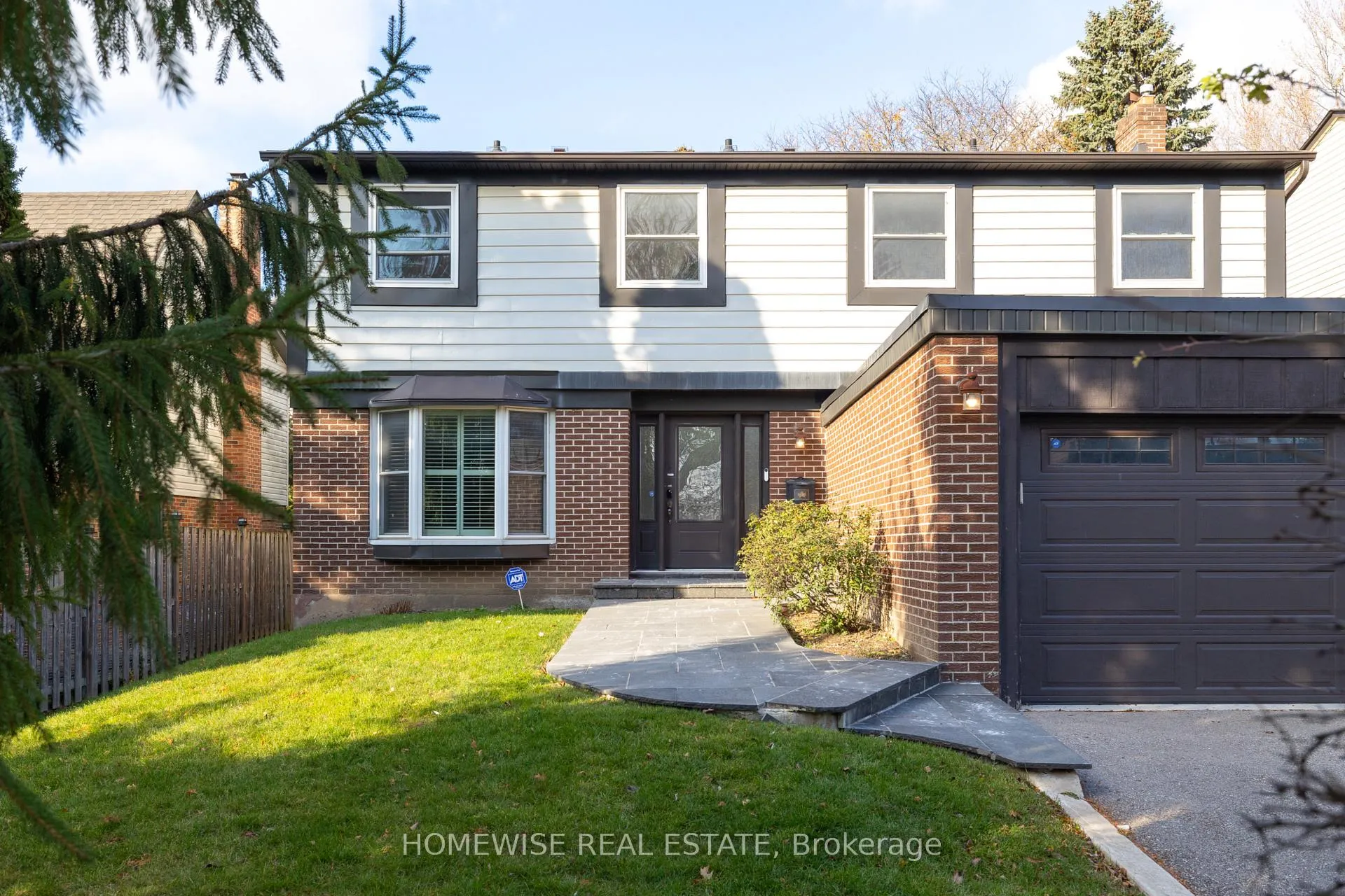 Photo 2 of 22 Cobblestone Drive, Markham, German Mills — HOMEH