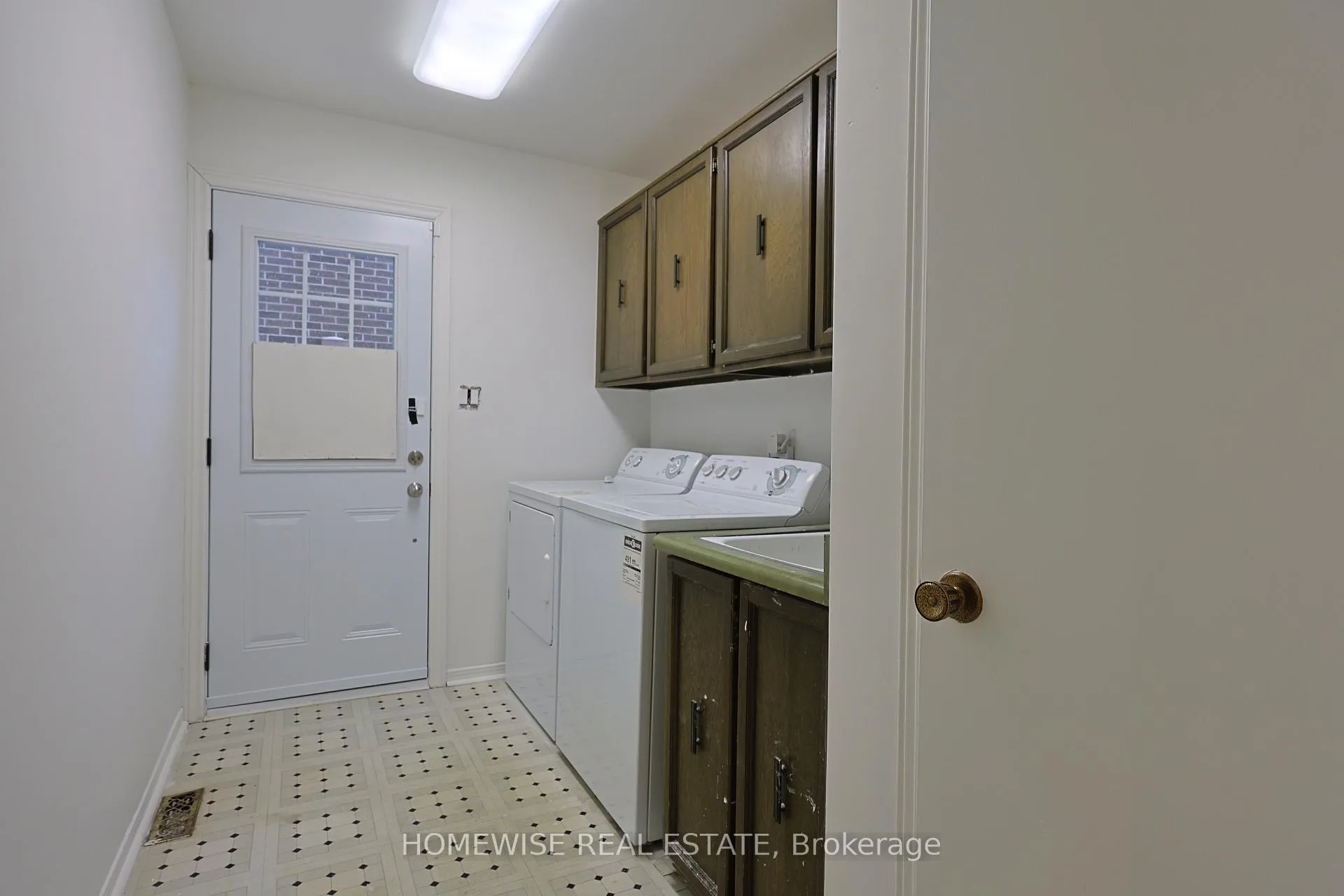 Photo 10 of 22 Cobblestone Drive, Markham, German Mills — HOMEH