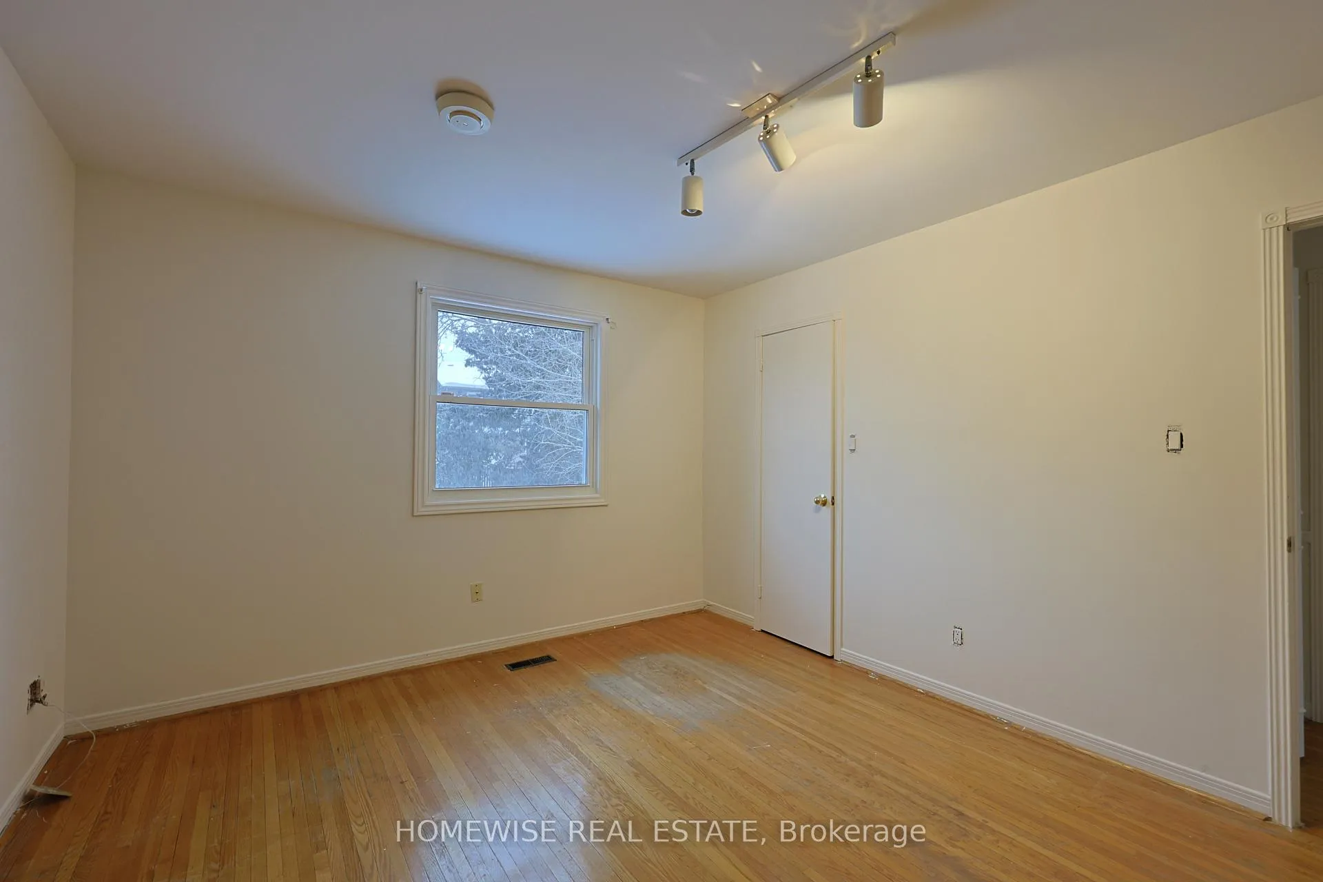 Photo 14 of 22 Cobblestone Drive, Markham, German Mills — HOMEH