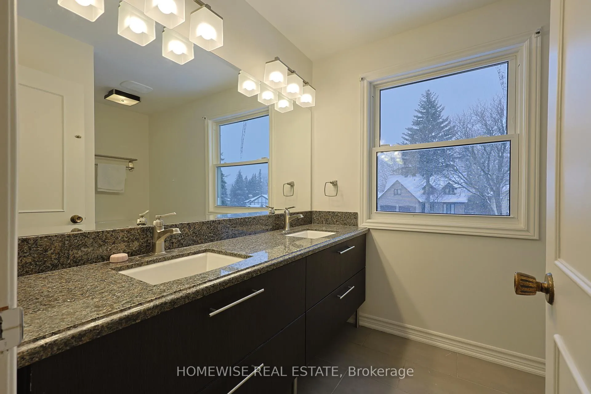 Photo 18 of 22 Cobblestone Drive, Markham, German Mills — HOMEH