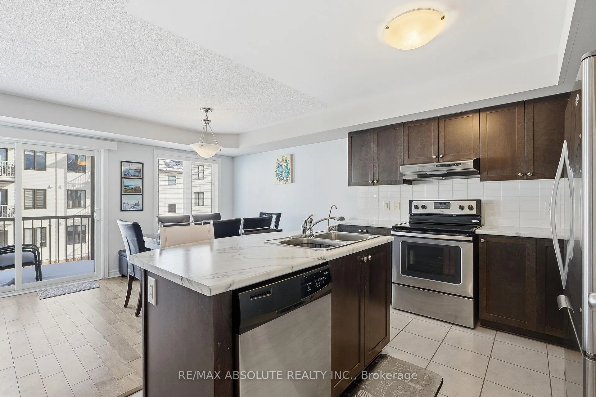 Photo 4 of Unit 6, 135 Bluestone Private, Ottawa, Avalon West — HOMEH