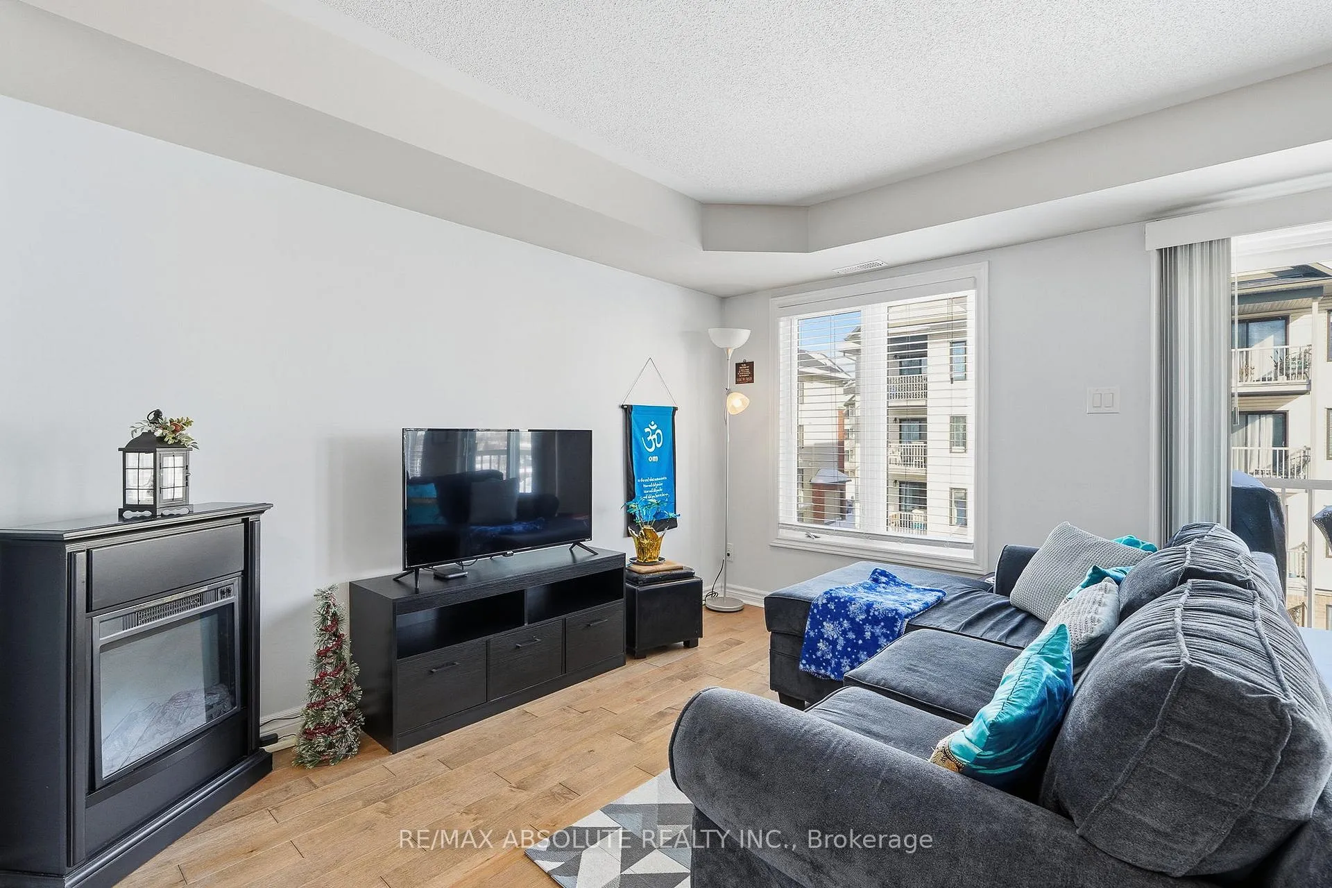 Photo 5 of Unit 6, 135 Bluestone Private, Ottawa, Avalon West — HOMEH