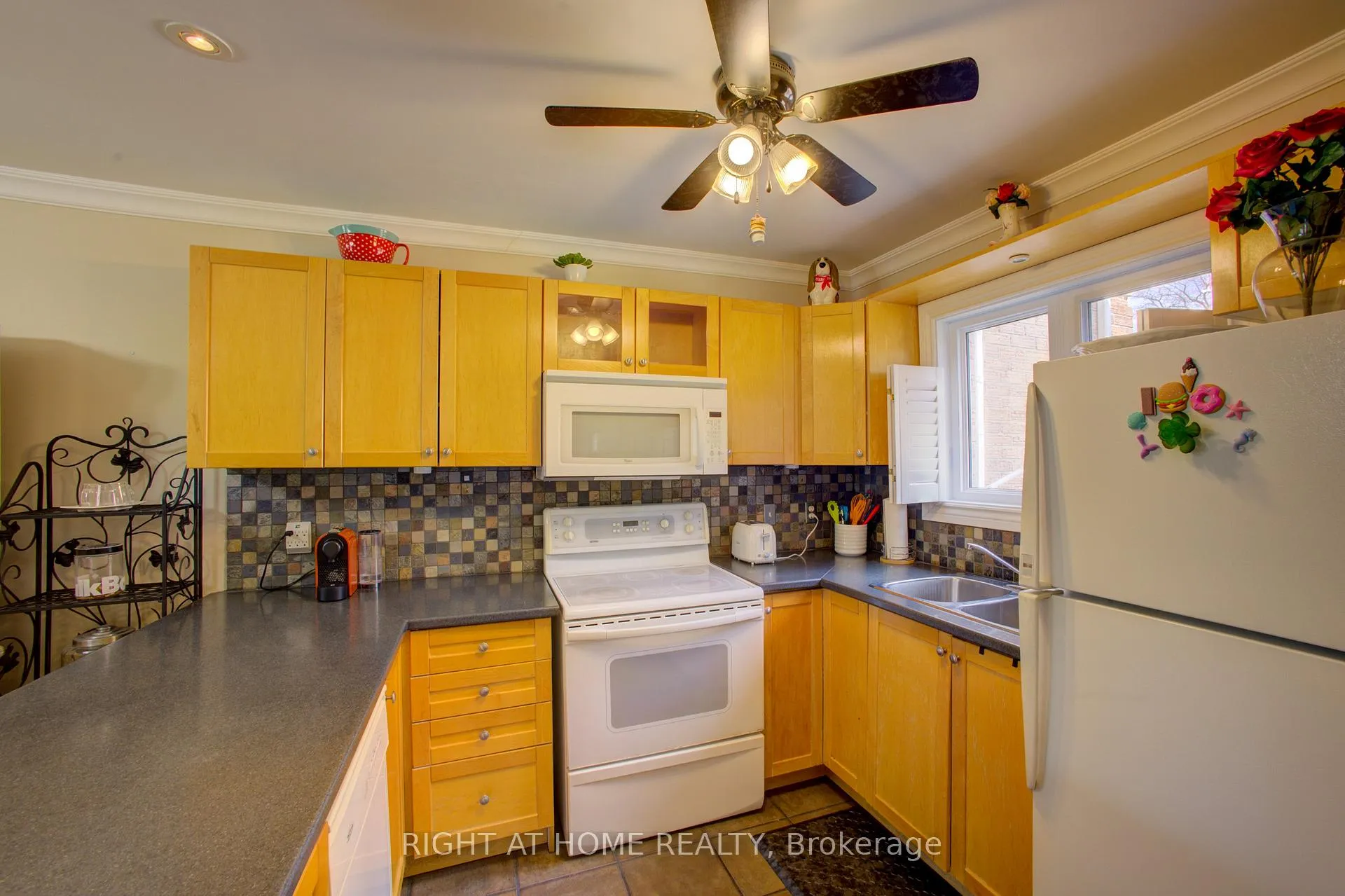 Photo 8 of Unit 17, 39 28th Street S, Wasaga Beach — HOMEH